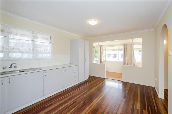 26 Charles Street, West Gladstone QLD 4680, West Gladstone - Thumbnail 2