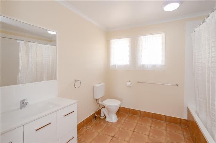 26 Charles Street, West Gladstone QLD 4680, West Gladstone - Thumbnail 7