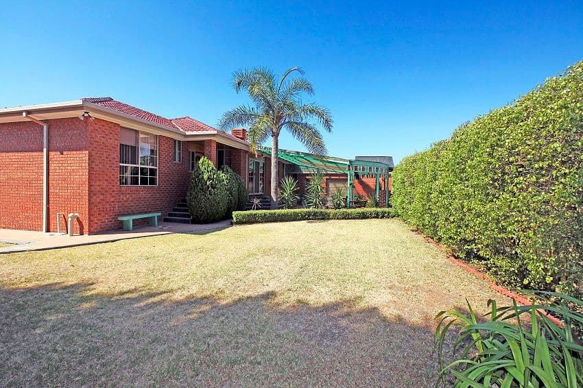 21 Mossgiel Avenue, GREENVALE VIC 3059, Greenvale - Thumbnail 2