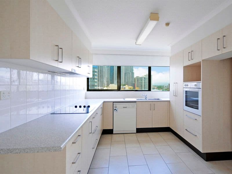 Apartment 9E 'Beachpoint' 3277 Surfers Paradise Boulevard, SURFERS PARADISE QLD 4217, Surfers Paradise - Thumbnail 2