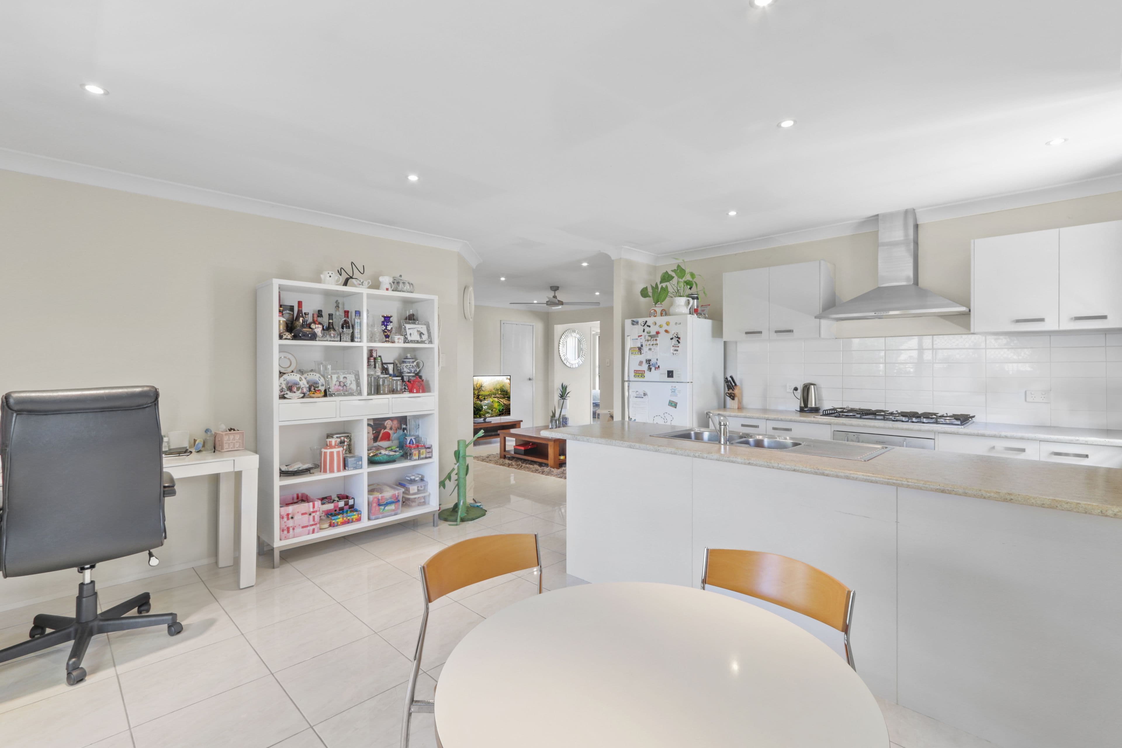 1A Wauchope Road, Carnes Hill NSW 2171, Carnes Hill - Thumbnail 4