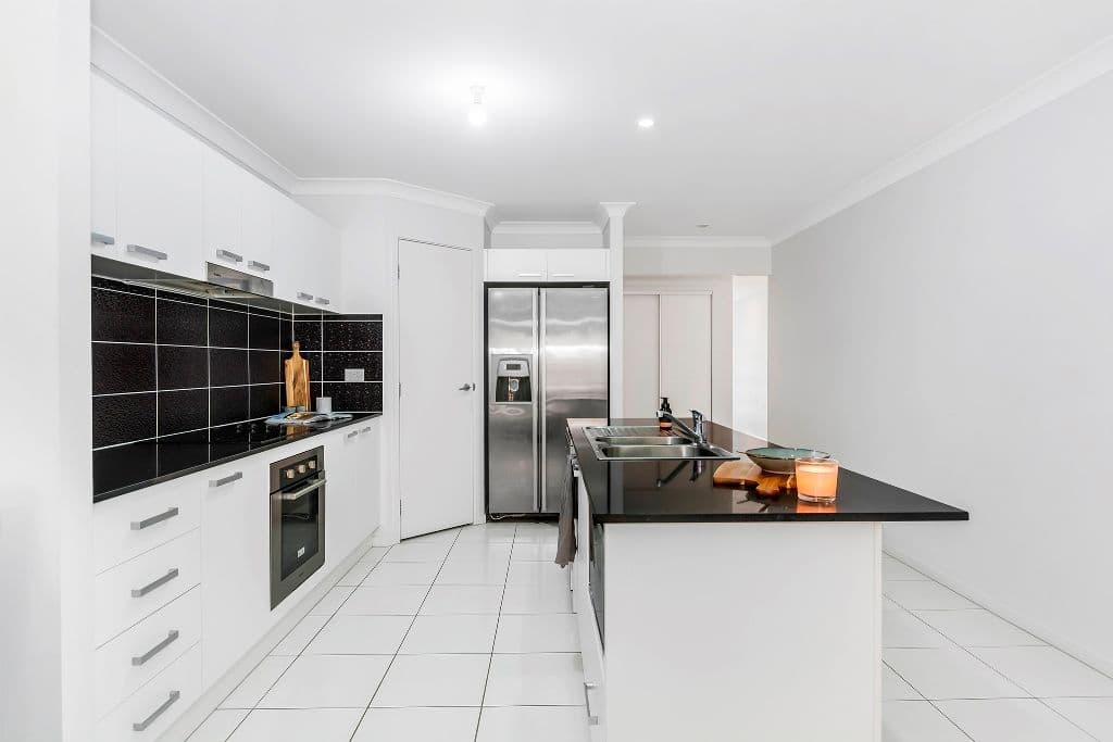 10 Bindra Street, Holmview QLD 4207, Holmview - Image 1