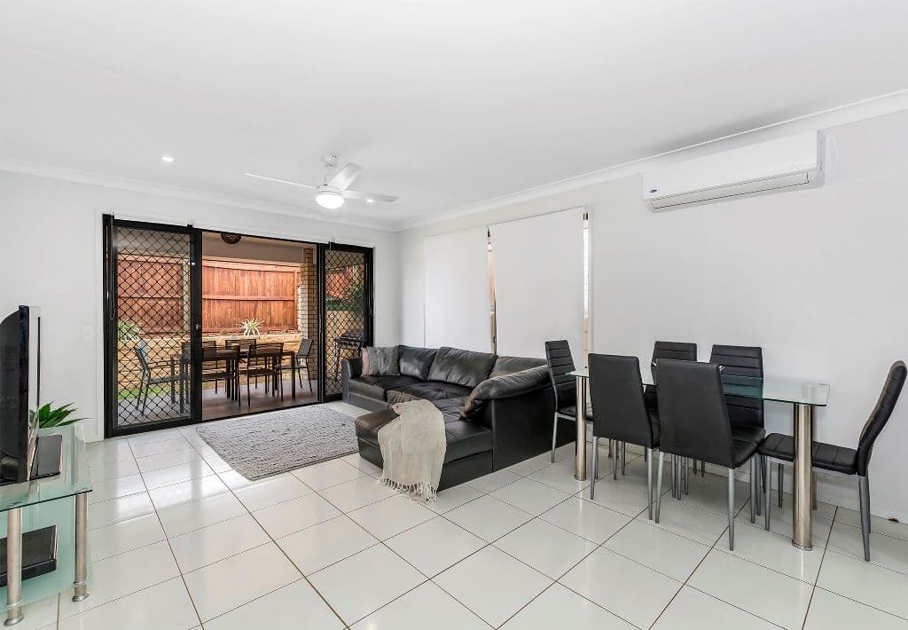 10 Bindra Street, Holmview QLD 4207, Holmview - Thumbnail 2