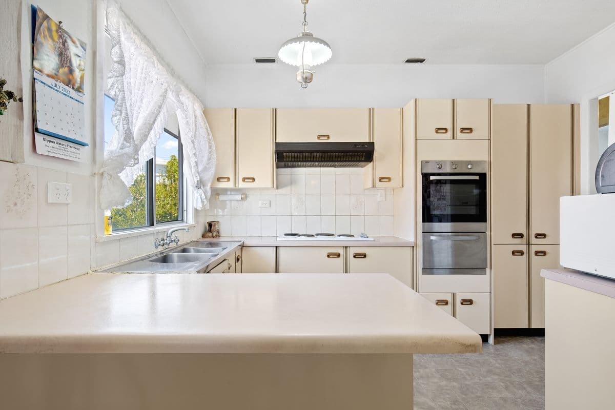 10 Waratah Avenue, Biggera Waters QLD 4216, Biggera Waters - Thumbnail 5