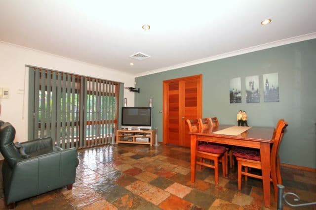 28 Keswick Street, GEORGES HALL NSW 2198, Georges Hall - Thumbnail 6