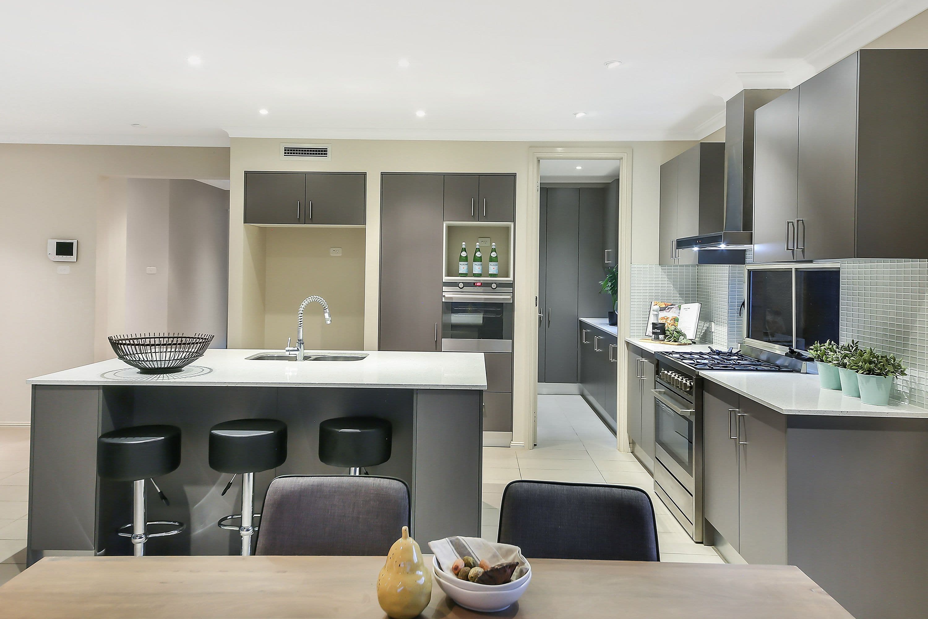 22 Fairway Close, Moorebank - Thumbnail 3