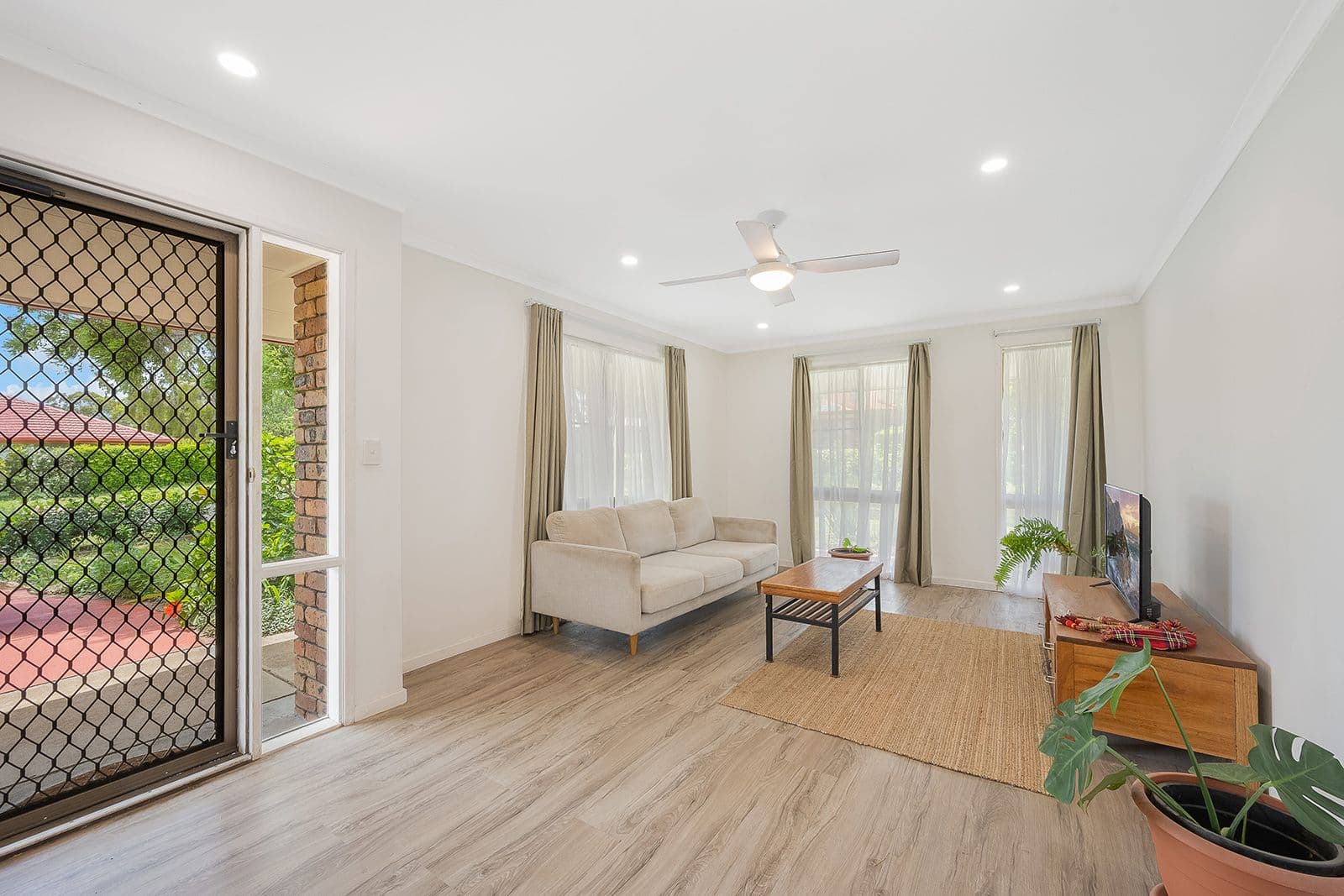 19 Crestlea Street, Bracken Ridge QLD 4017, Bracken Ridge - Thumbnail 6
