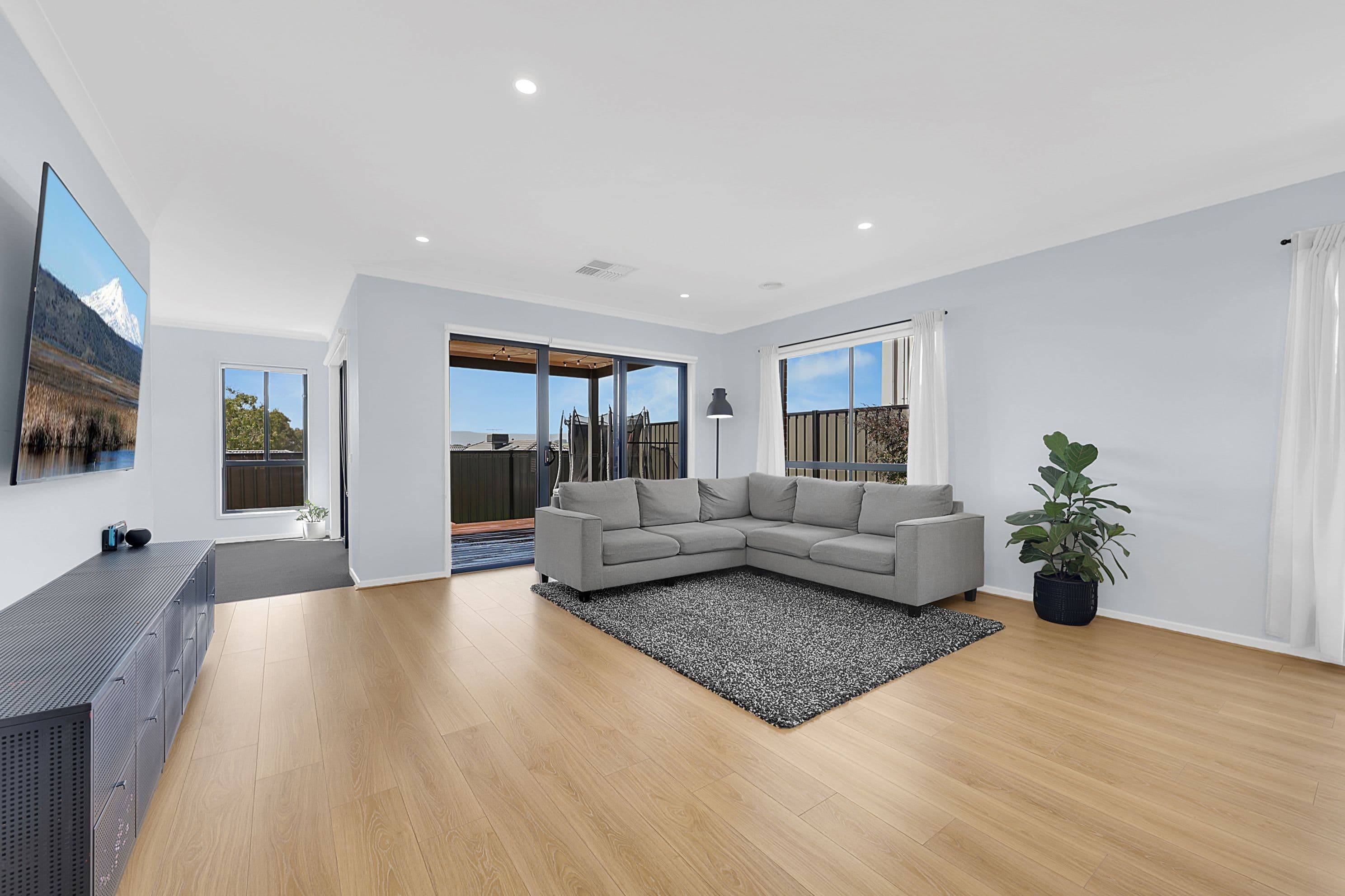 104 Lockhart Street, Mernda VIC 3754, Mernda - Thumbnail 3