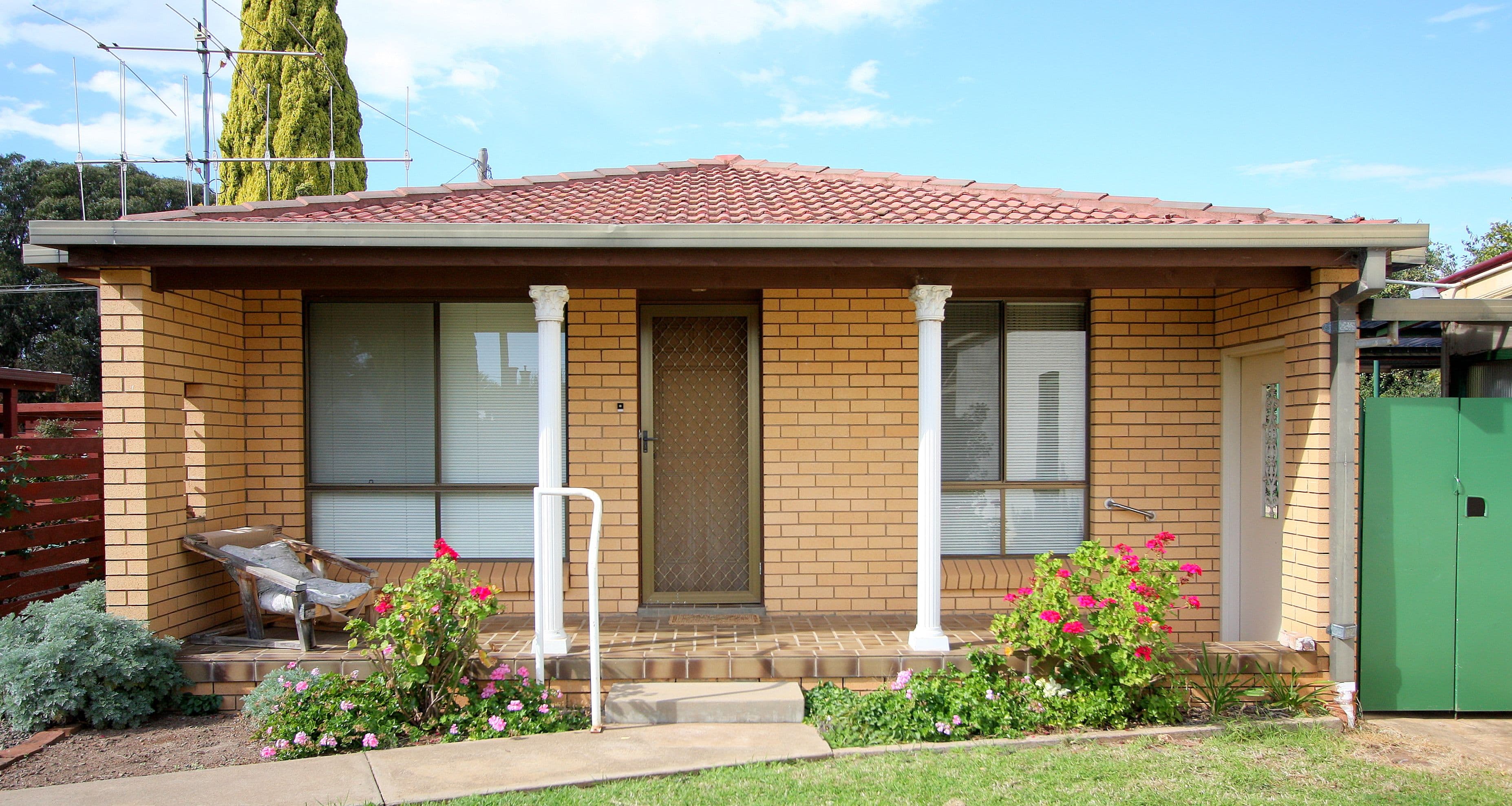 86 Sutton Street, Cootamundra - Thumbnail 2
