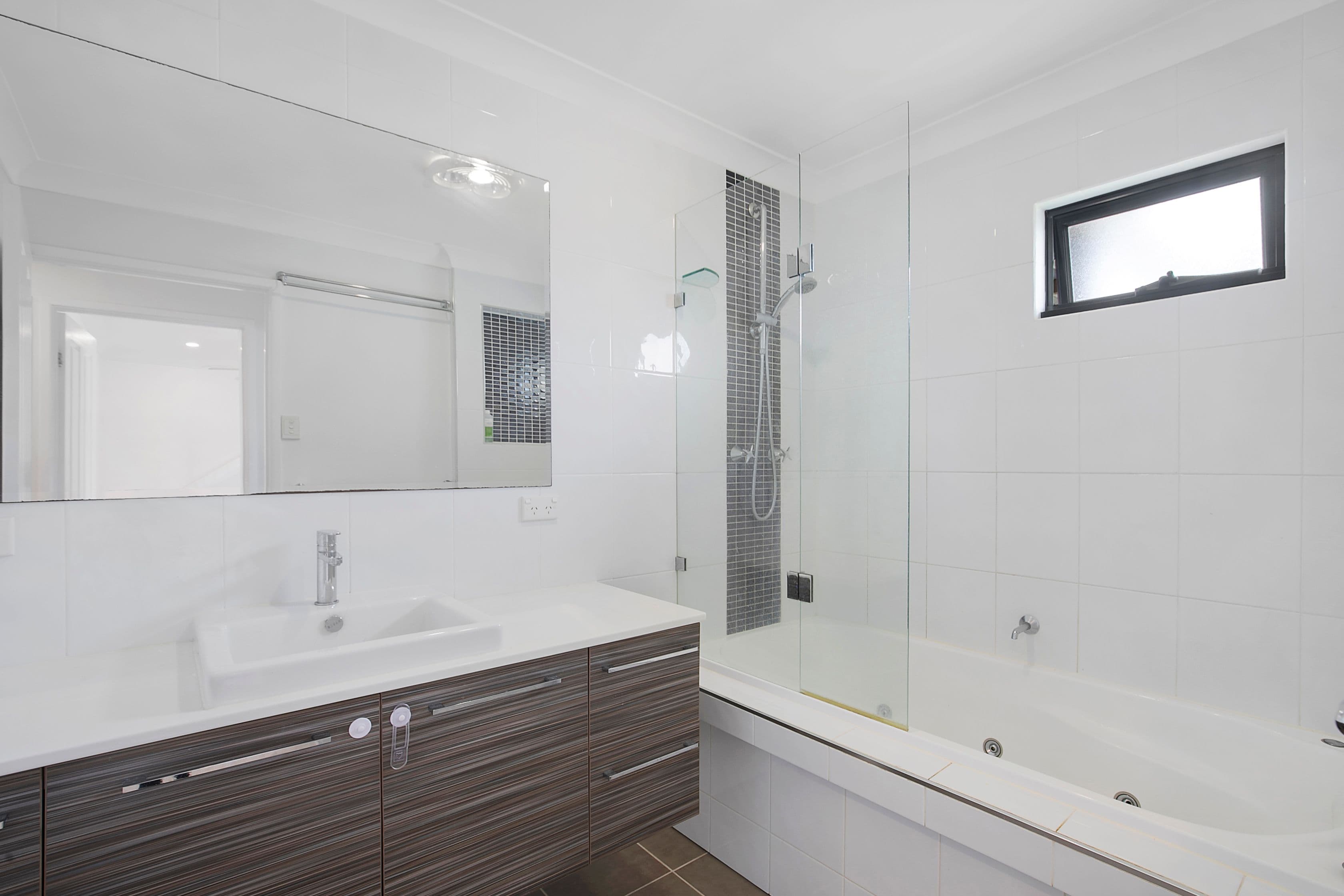 16 Sylvania Street, Wellington Point QLD 4160, Wellington Point - Thumbnail 6