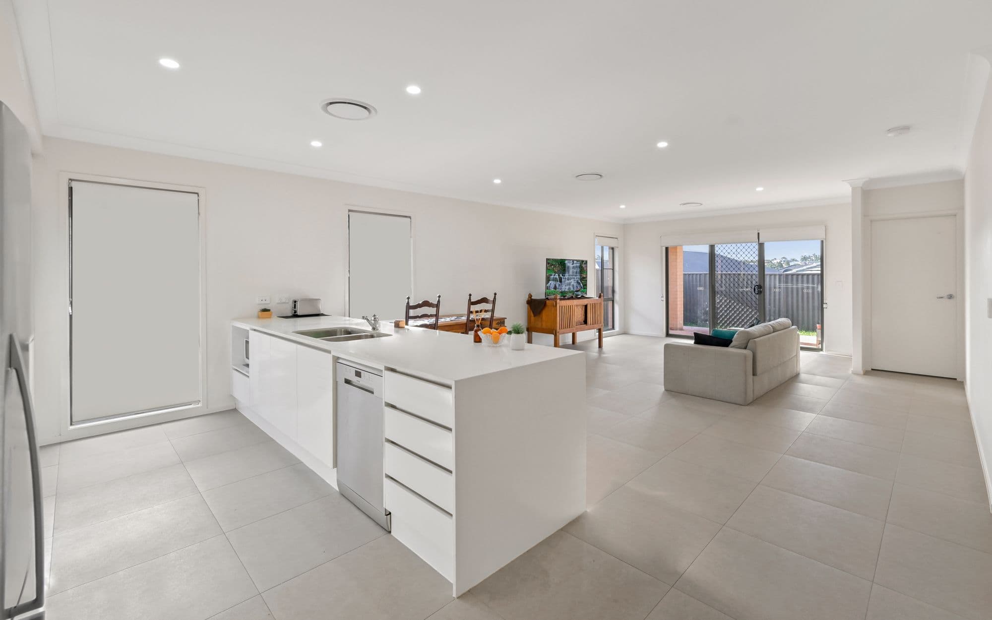 11 Mannes Road, GLEDSWOOD HILLS NSW 2557, Gledswood Hills - Thumbnail 3