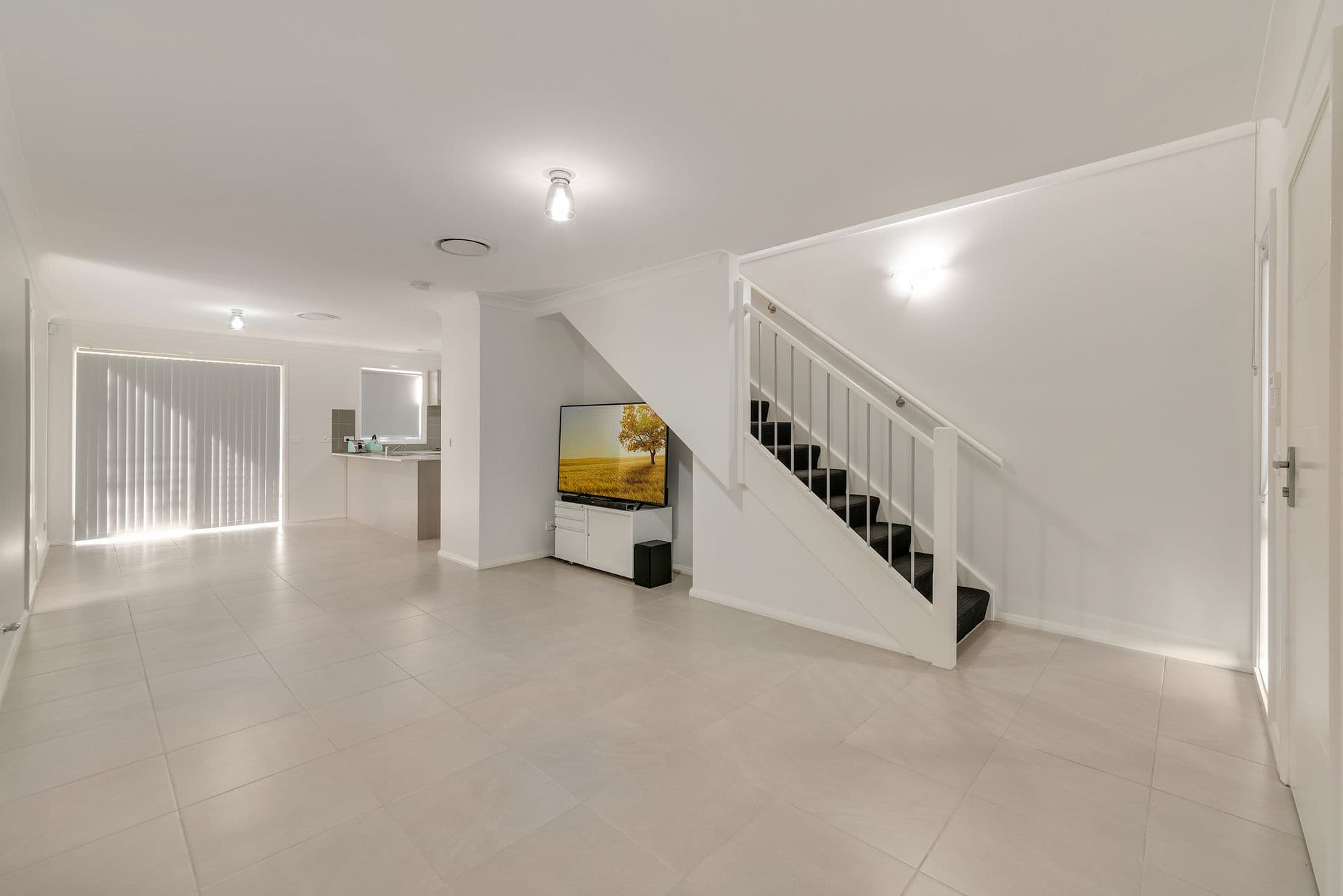 100 Hampshire Boulevard, Spring Farm - Thumbnail 2