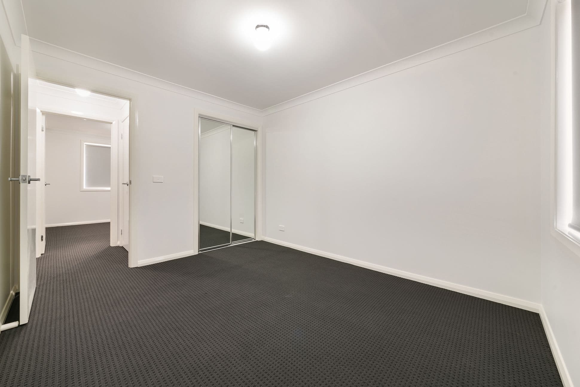 100 Hampshire Boulevard, Spring Farm - Thumbnail 6