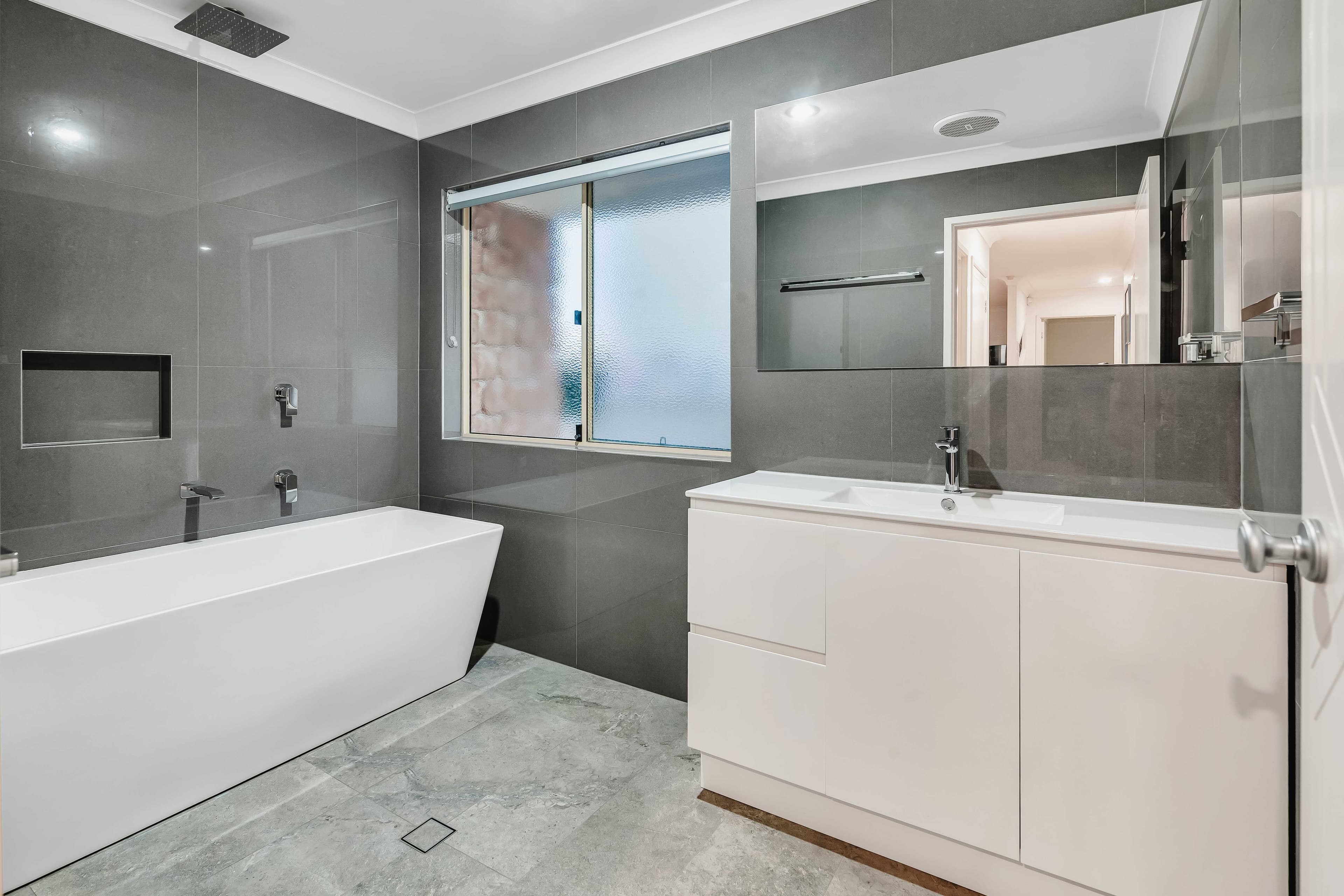 69 Ingles Circuit, Arundel QLD 4214, Arundel - Thumbnail 8