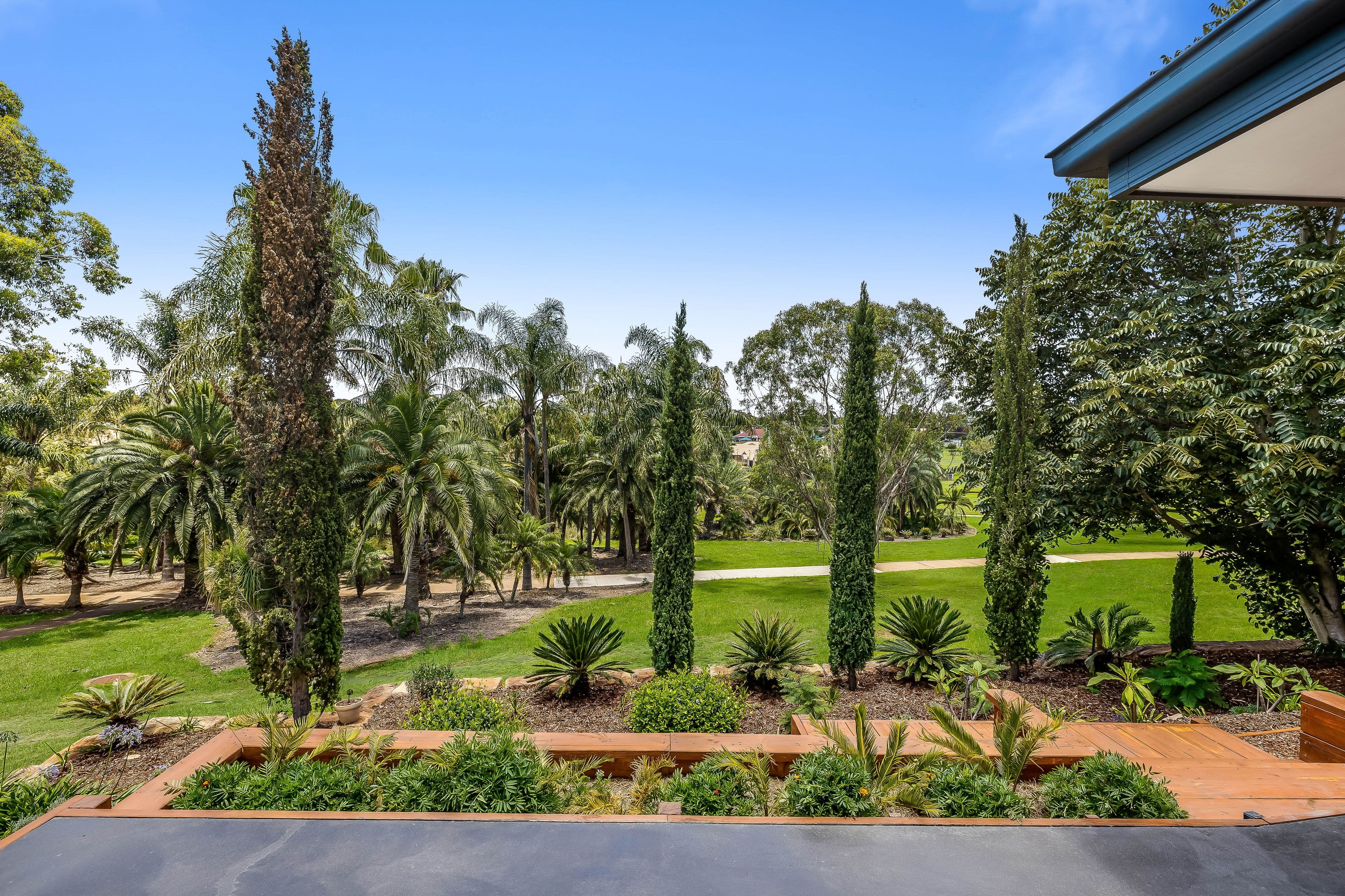 2 Hillcrest Court, Kearneys Spring QLD 4350, Kearneys Spring - Thumbnail 2