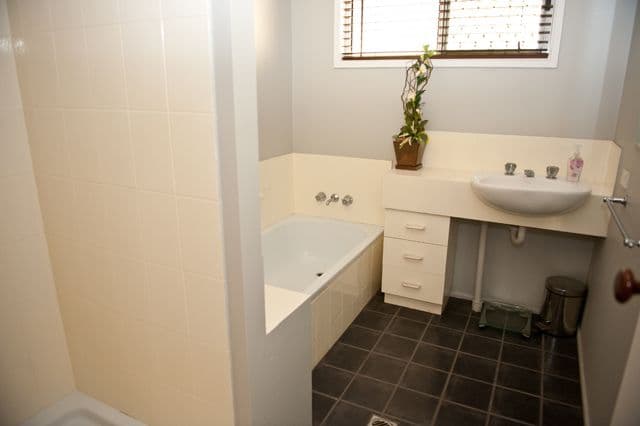 8 McKnight Road, HAY POINT QLD 4740, Hay Point - Thumbnail 3