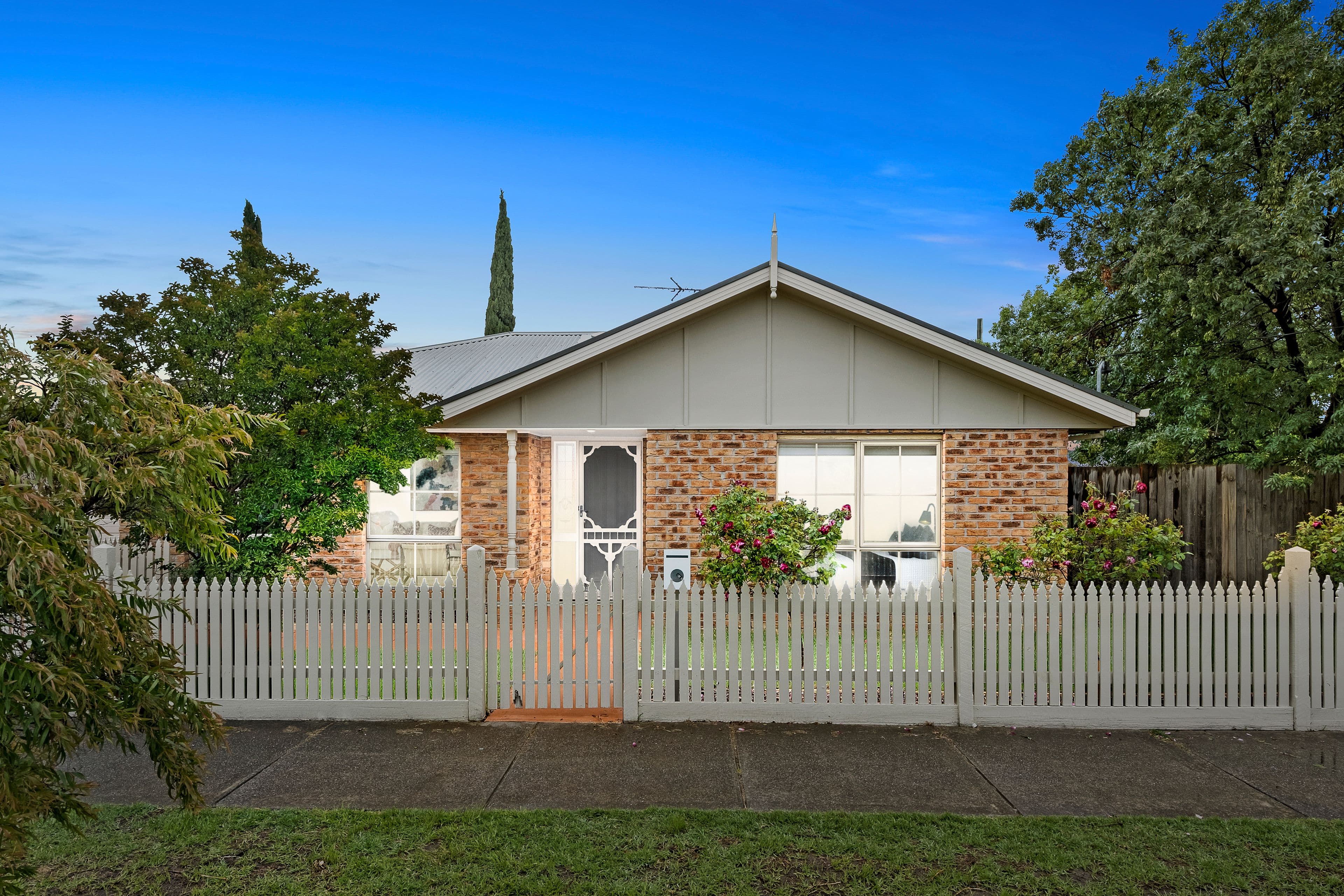 137 Woods Street, Newport VIC 3015, Newport - Thumbnail 2