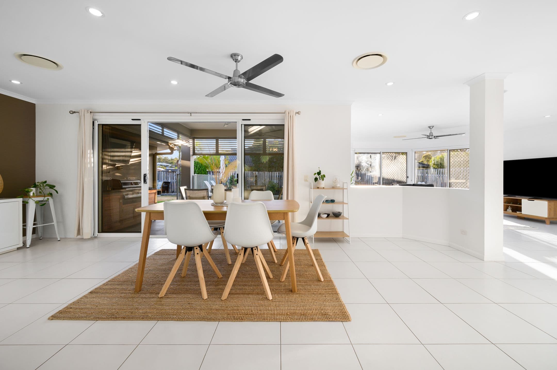 42 Faraday Crescent, Pacific Pines QLD 4211, Pacific Pines - Thumbnail 4