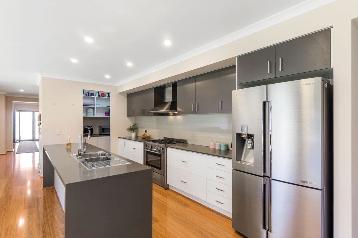 12 Fairhall Avenue, Werribee VIC 3030, Werribee - Thumbnail 5
