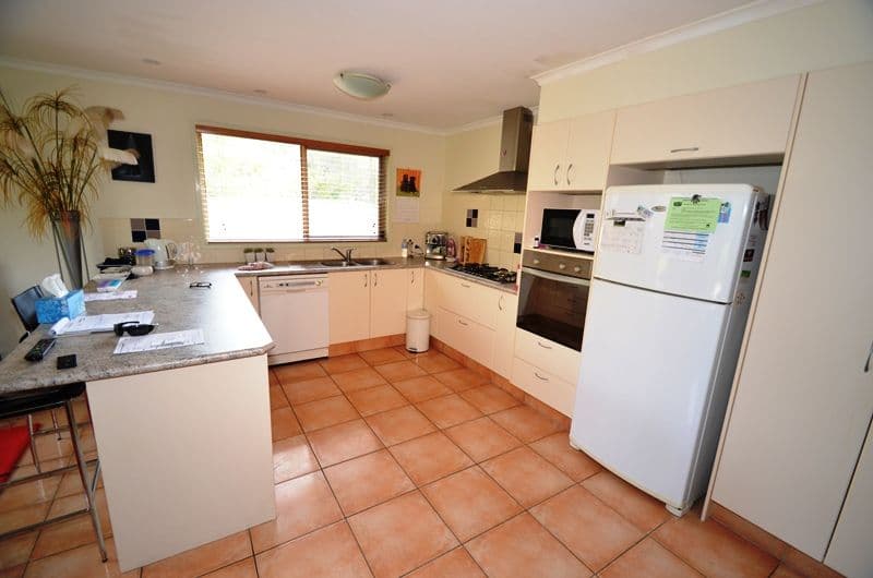 1 Captain Cook Close, ARUNDEL QLD 4214, Arundel - Thumbnail 3