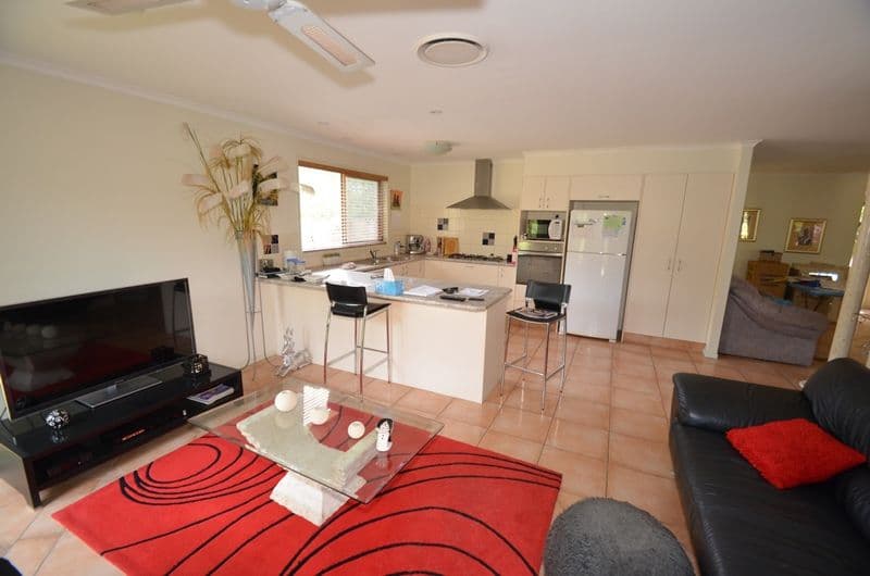 1 Captain Cook Close, ARUNDEL QLD 4214, Arundel - Thumbnail 6