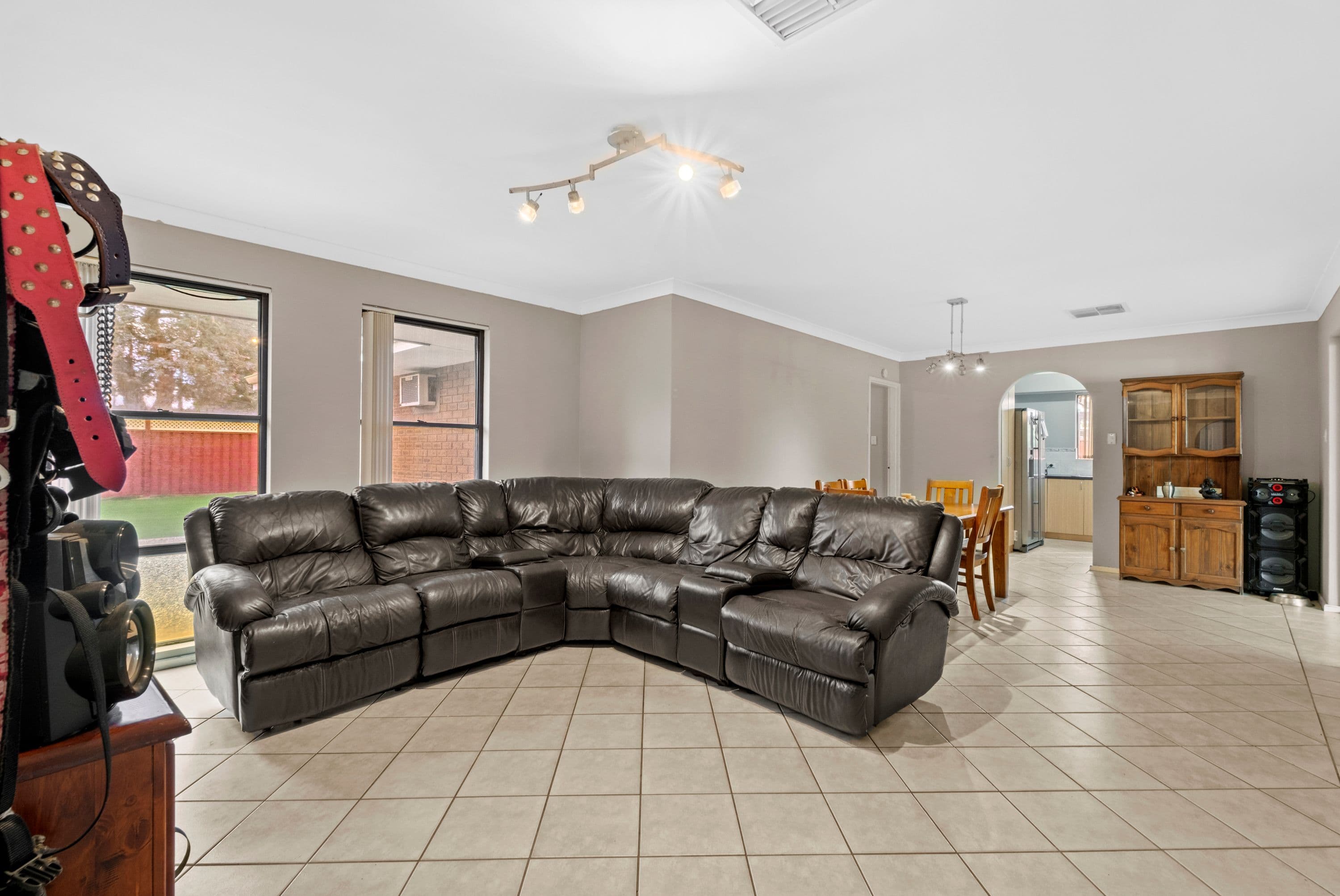 14 Oakfield Place, Kelmscott WA 6111, Kelmscott - Thumbnail 2
