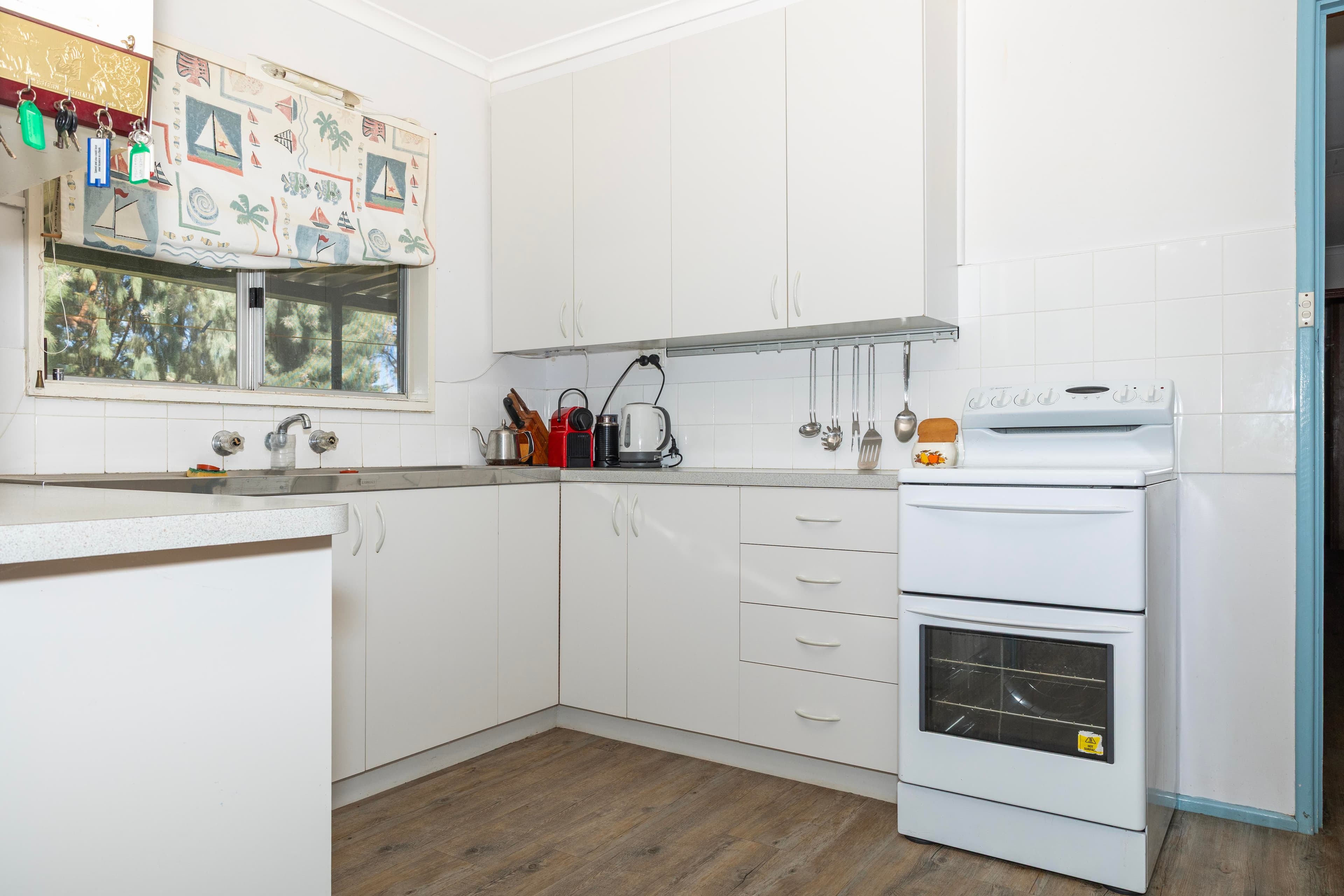 15 Hasting Street, Jurien Bay WA 6516, Jurien Bay - Thumbnail 2