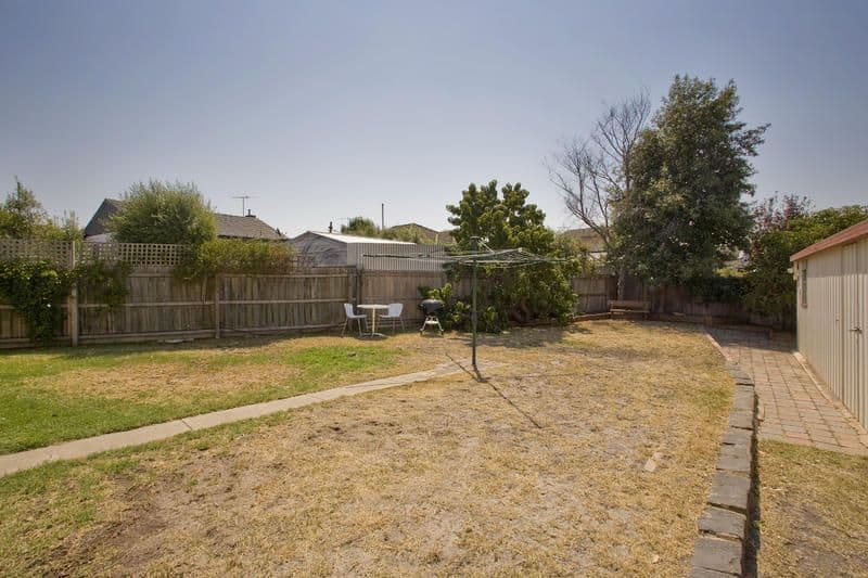 4 Sycamore Street, HAMLYN HEIGHTS VIC 3215, Hamlyn Heights - Thumbnail 2