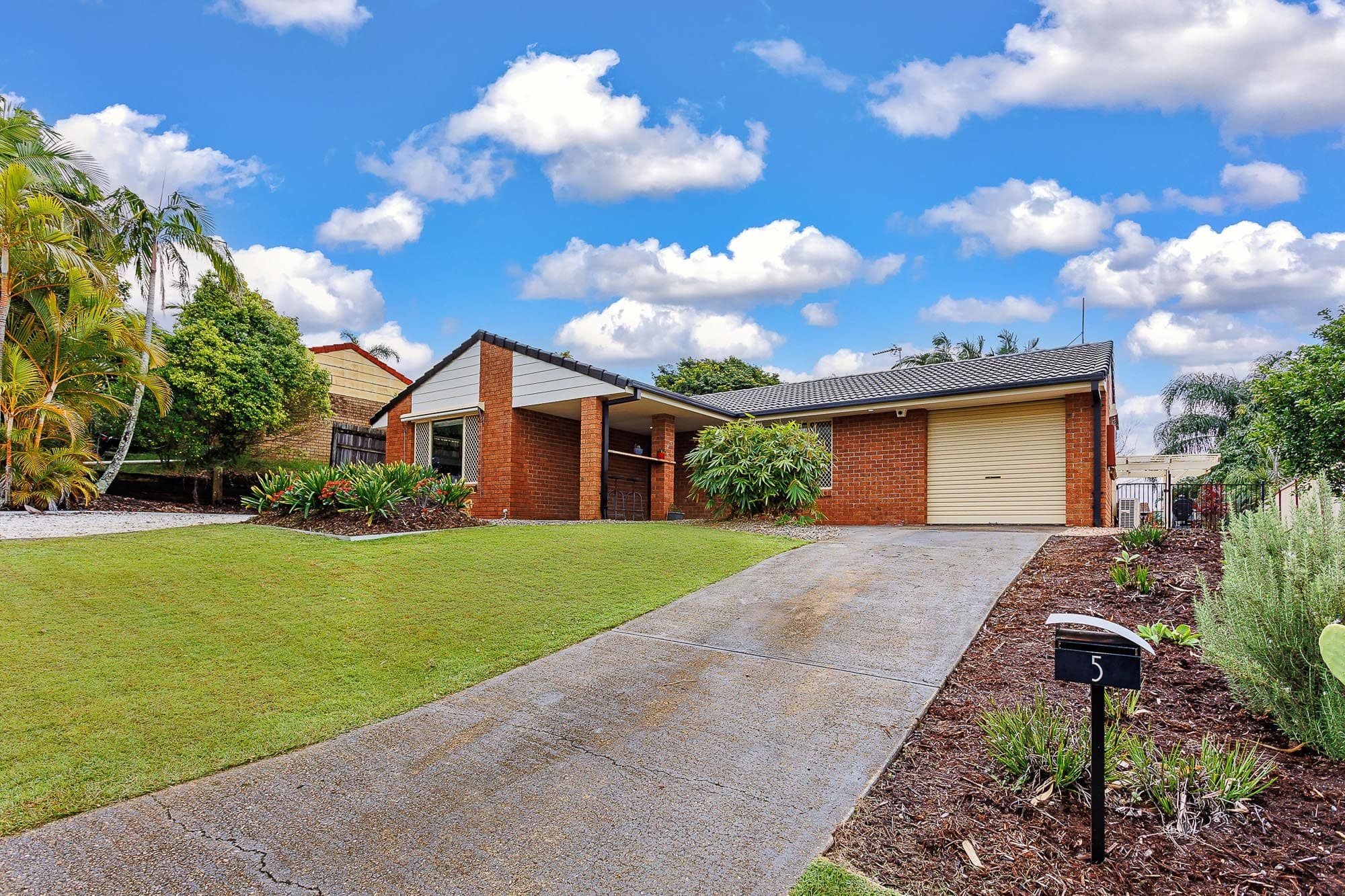 5 Leesa Court, Highland Park QLD 4211, Highland Park - Image 1