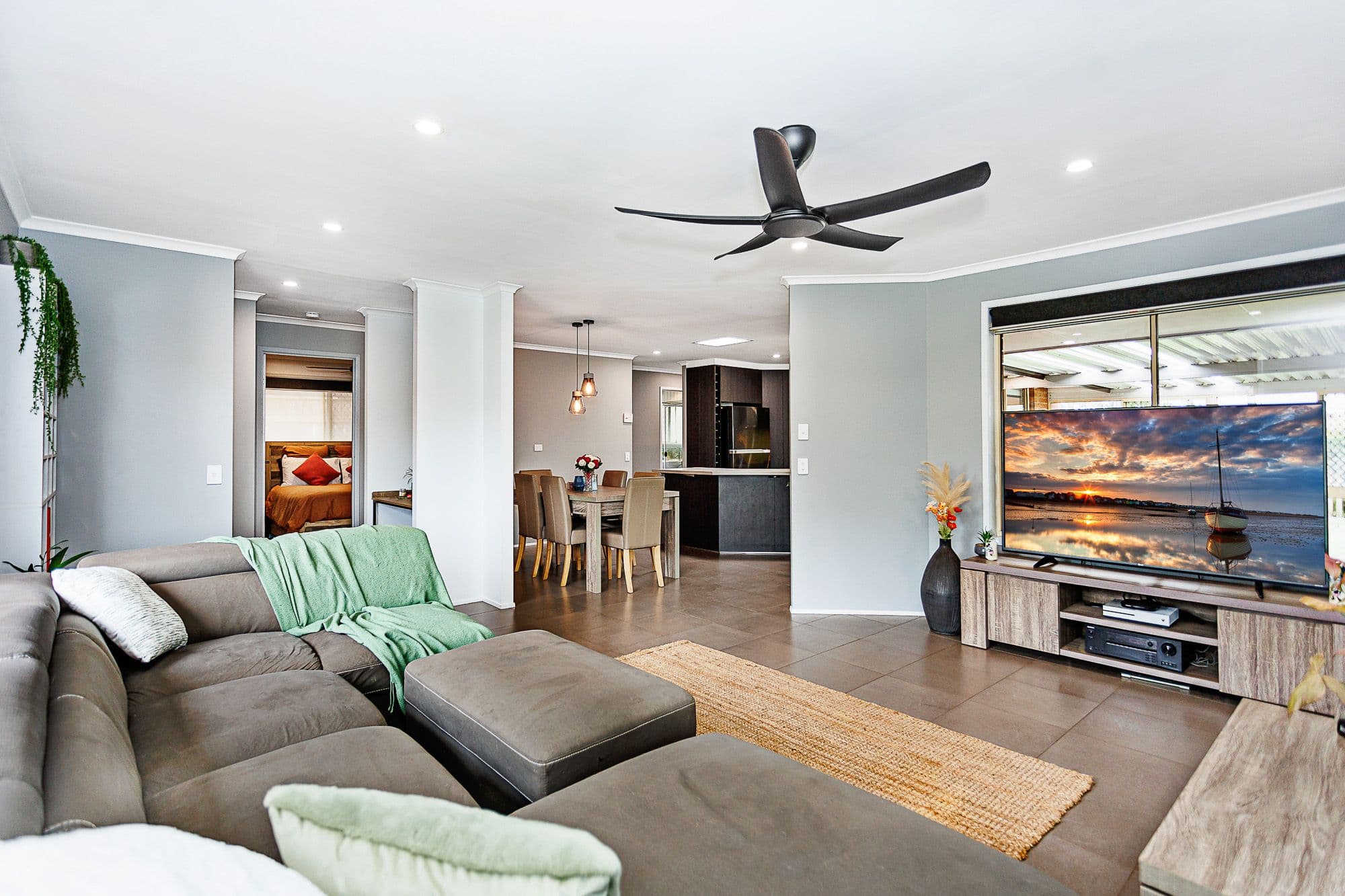 5 Leesa Court, Highland Park QLD 4211, Highland Park - Thumbnail 4