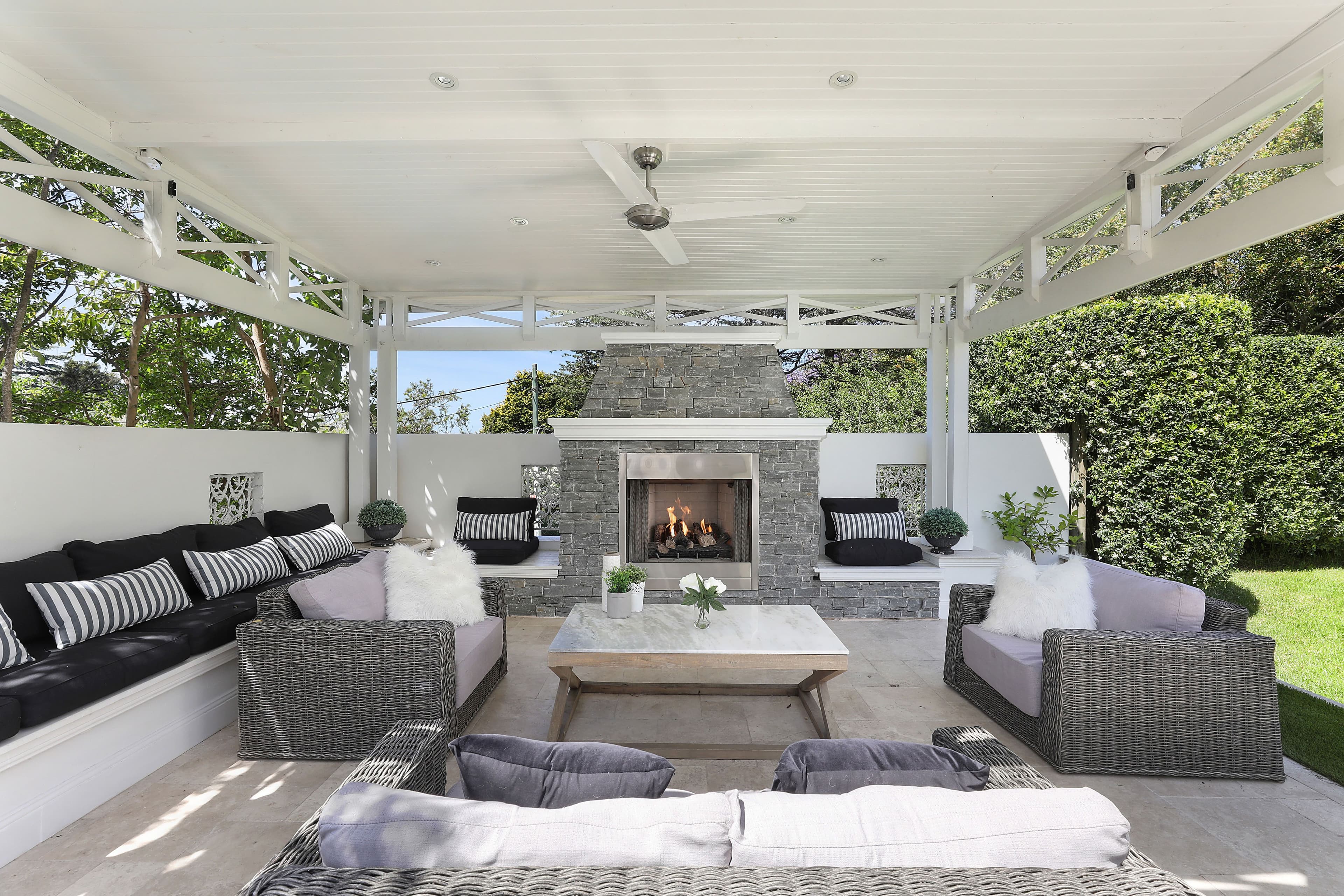 2 Greenfield Avenue, Middle Cove - Thumbnail 3