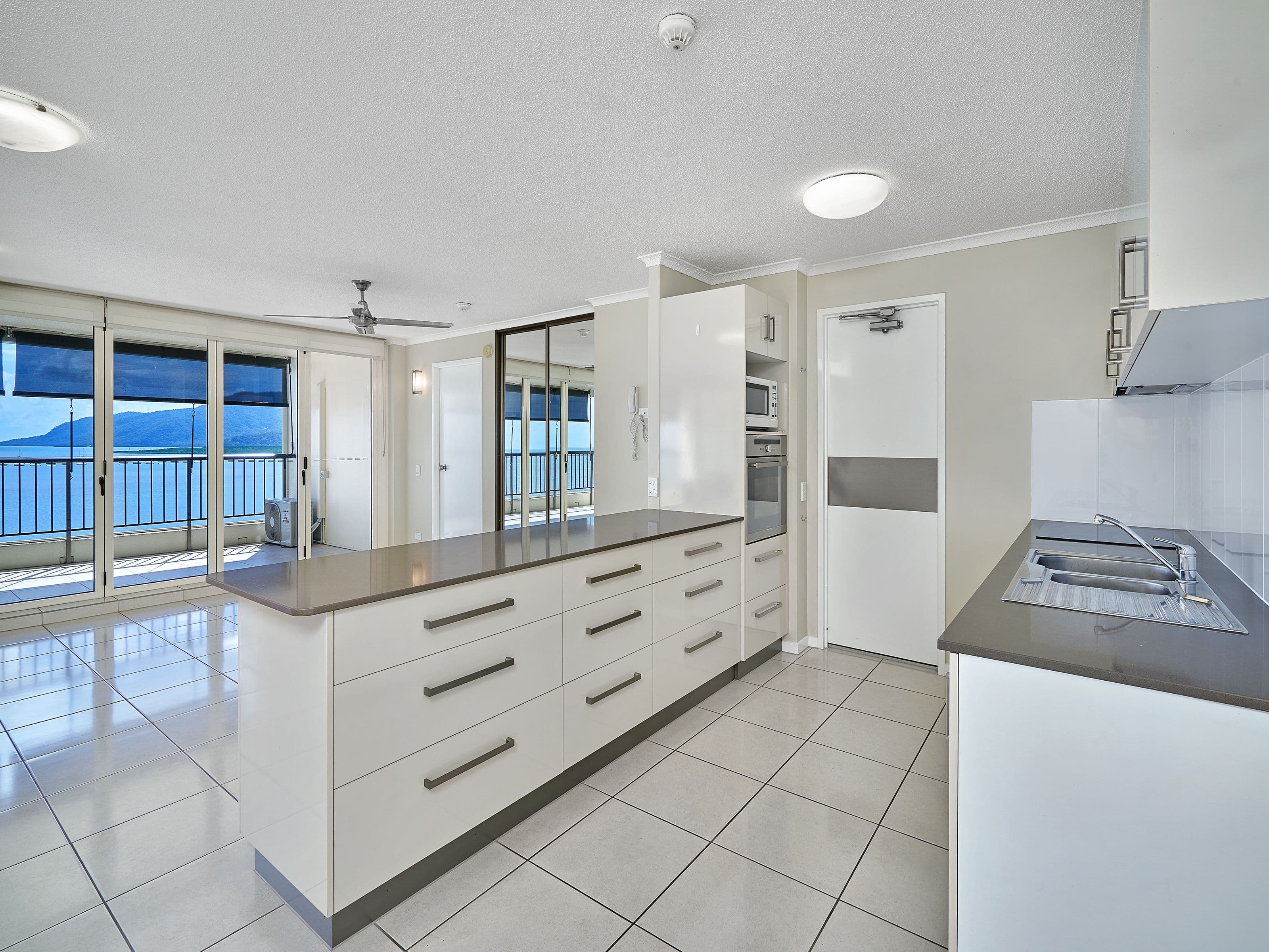 107 Esplanade, Cairns City QLD 4870, Cairns City - Thumbnail 3