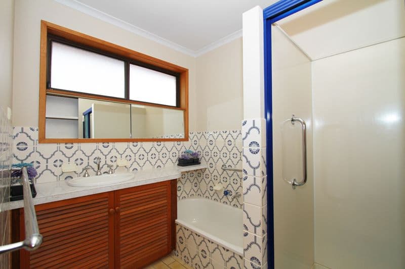 31 Mitchell Street, KANGAROO FLAT VIC 3555, Kangaroo Flat - Thumbnail 4