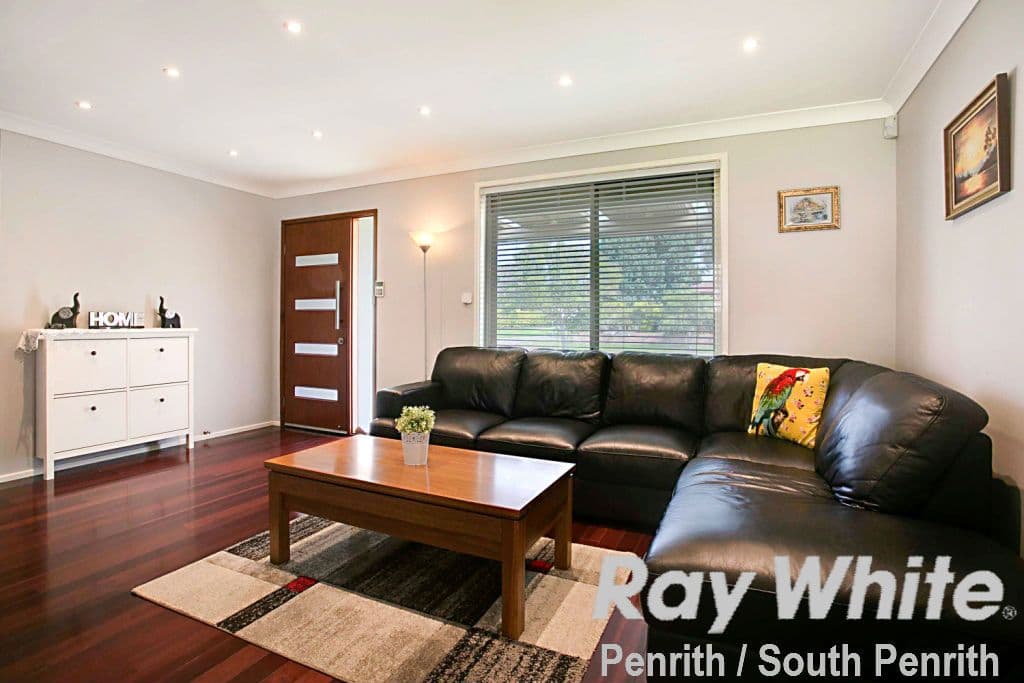15 Paganini Crescent, Claremont Meadows - Thumbnail 2