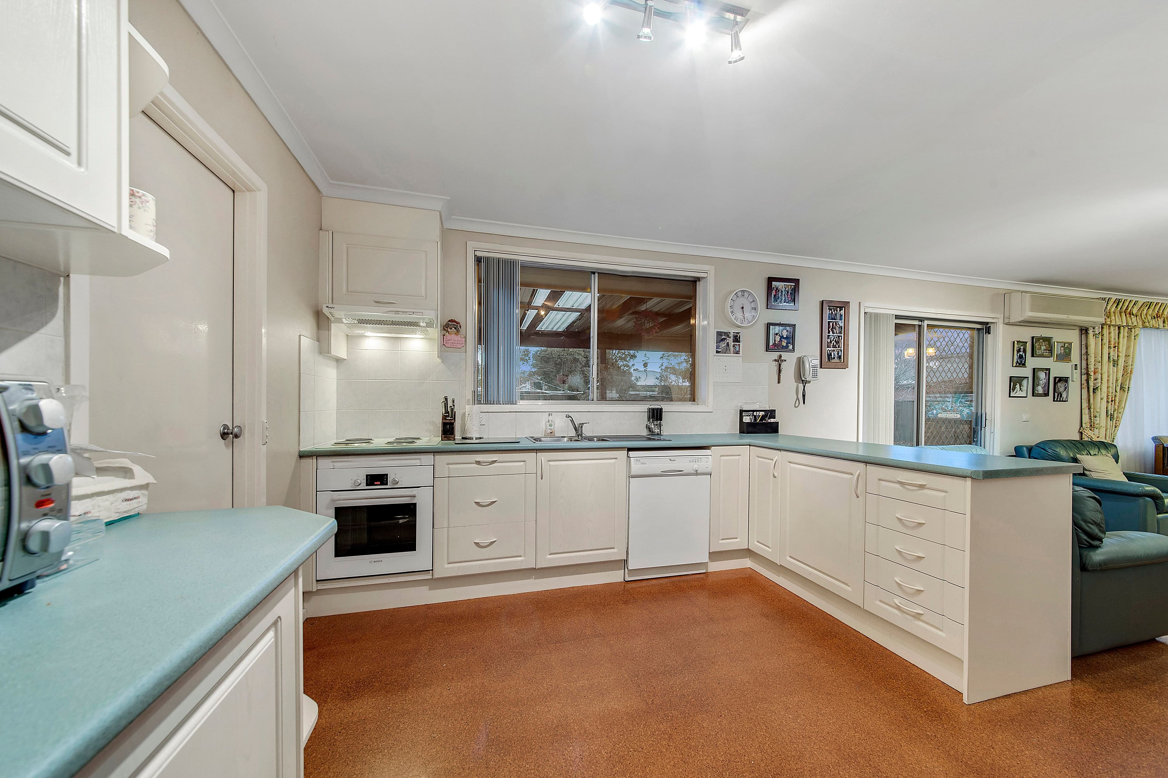 6 Gibbes Place, Weetangera ACT 2614, Weetangera - Thumbnail 4