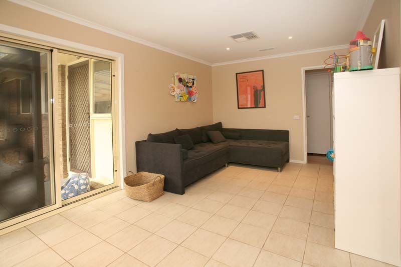 135 Windella Crescent, GLEN WAVERLEY VIC 3150, Glen Waverley - Thumbnail 4