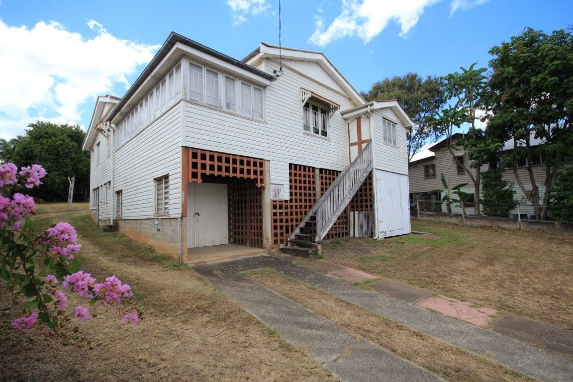 18 Birdwood Road, HOLLAND PARK WEST QLD 4121, Holland Park West - Image 1