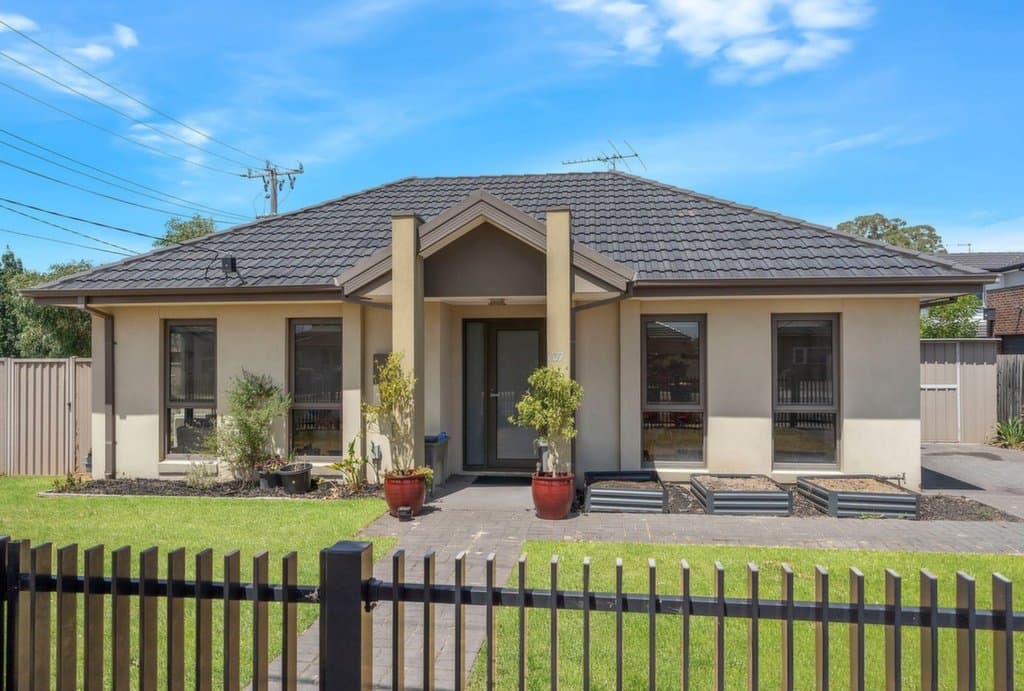 107 Wood Street, Preston - Image 1