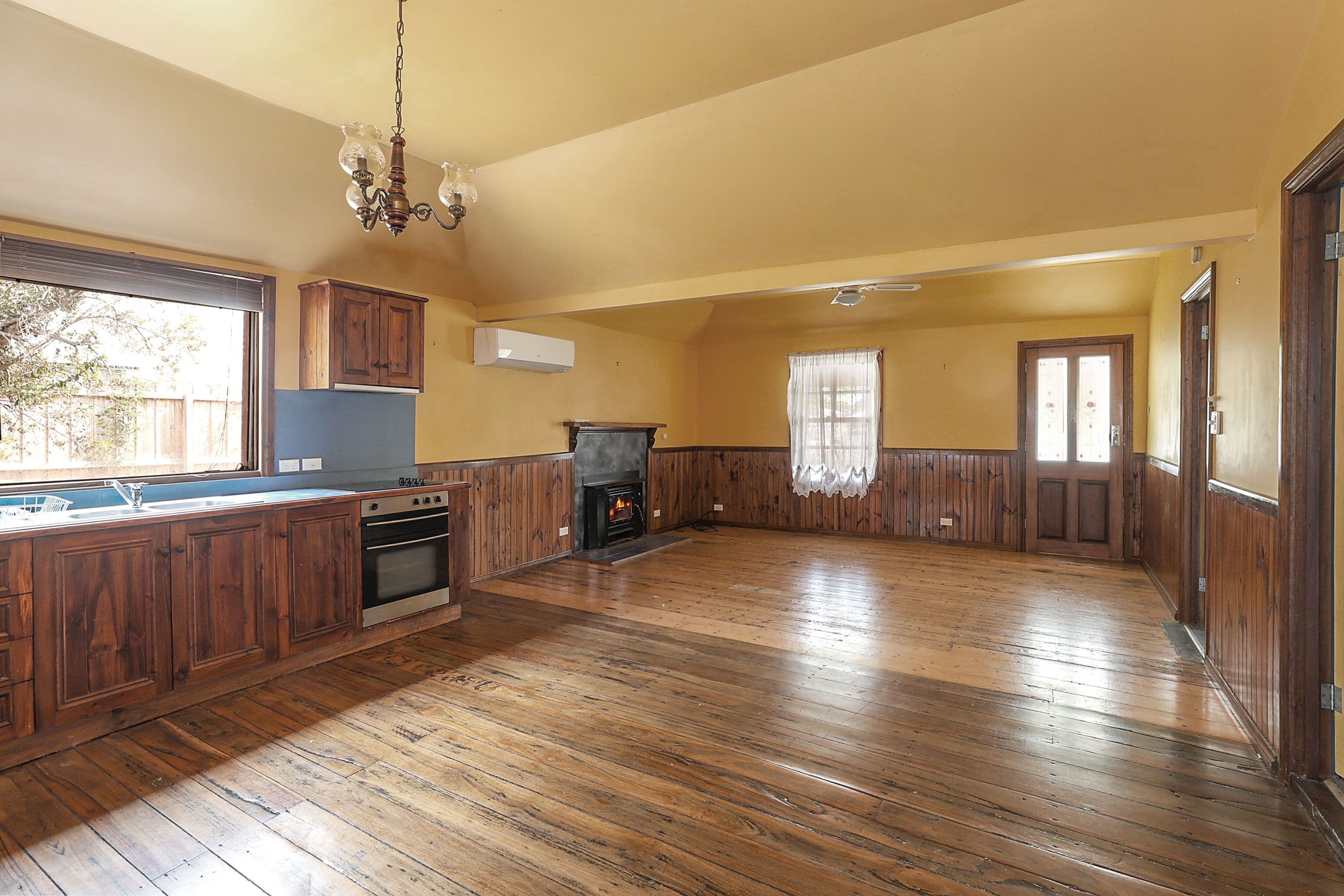 12 Cressy Street, Camperdown VIC 3260, Camperdown - Thumbnail 3