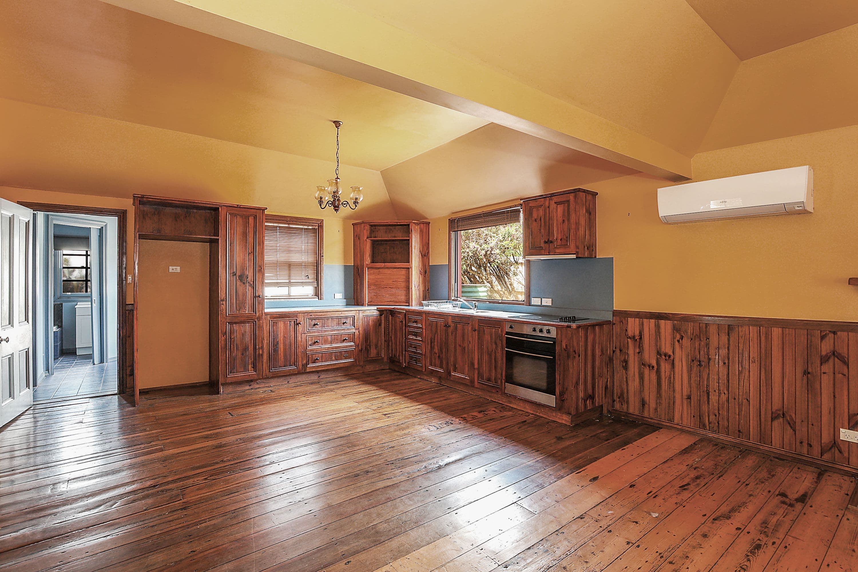 12 Cressy Street, Camperdown VIC 3260, Camperdown - Thumbnail 4