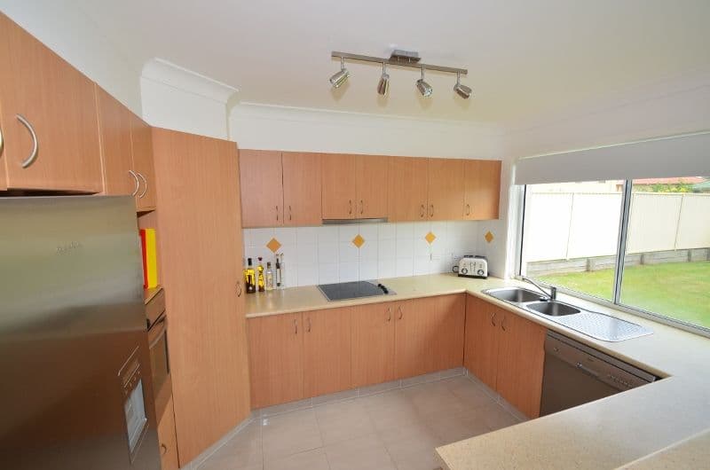 24 Respall Way, Arundel QLD 4214, Arundel - Thumbnail 4