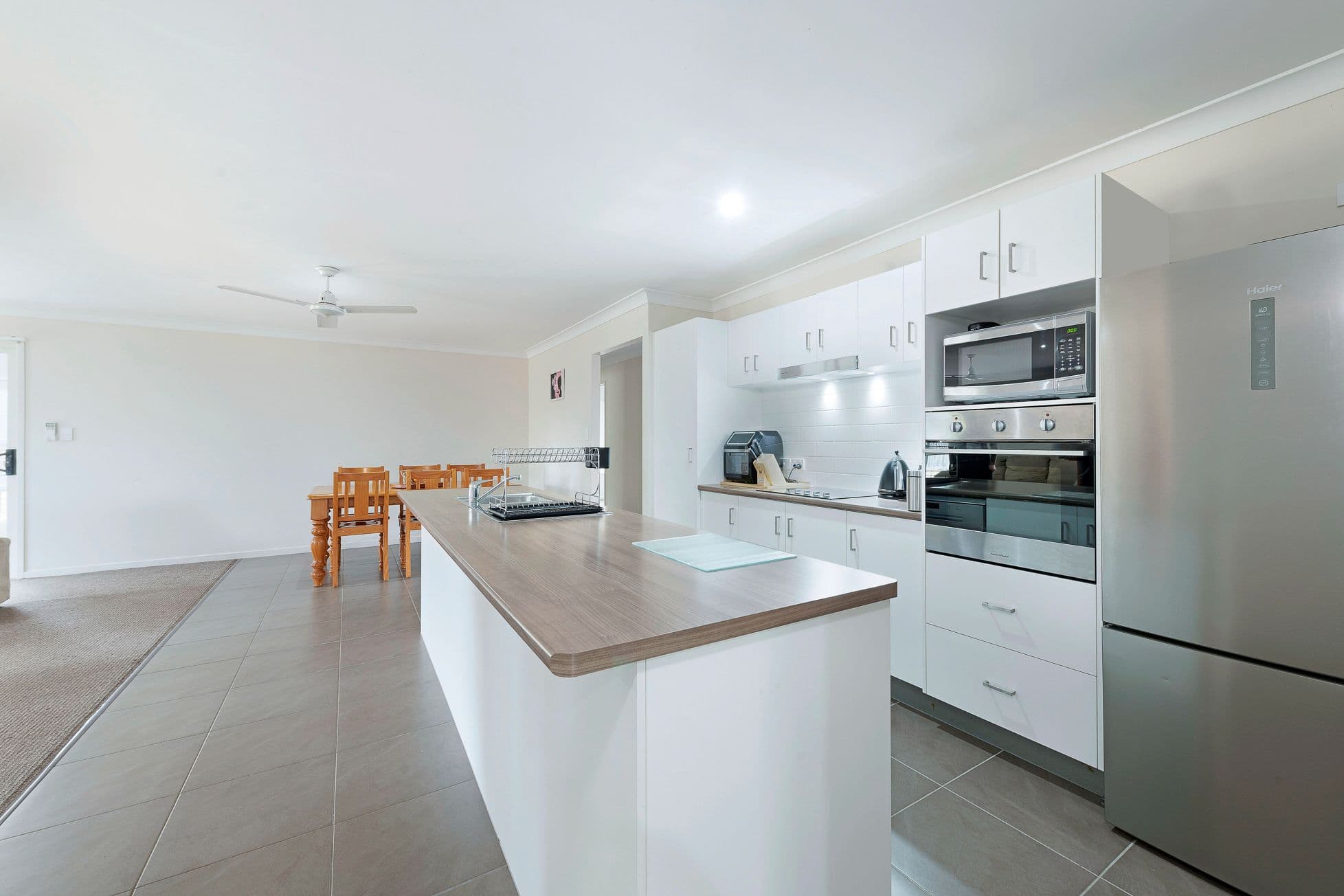1 Belvedere Court, Moore Park Beach QLD 4670, Moore Park Beach - Thumbnail 7