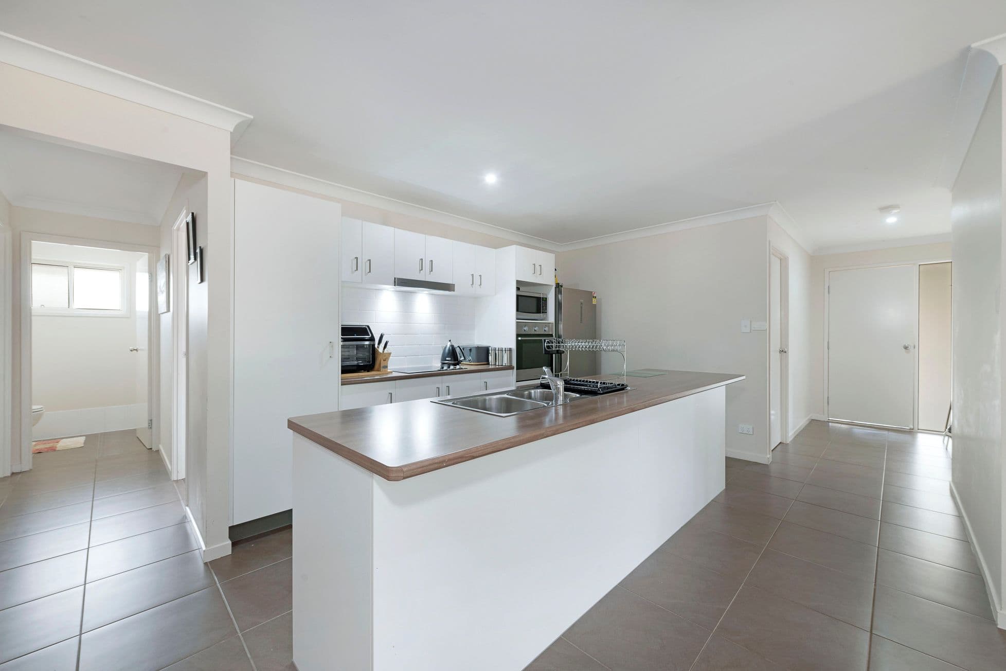 1 Belvedere Court, Moore Park Beach QLD 4670, Moore Park Beach - Thumbnail 8