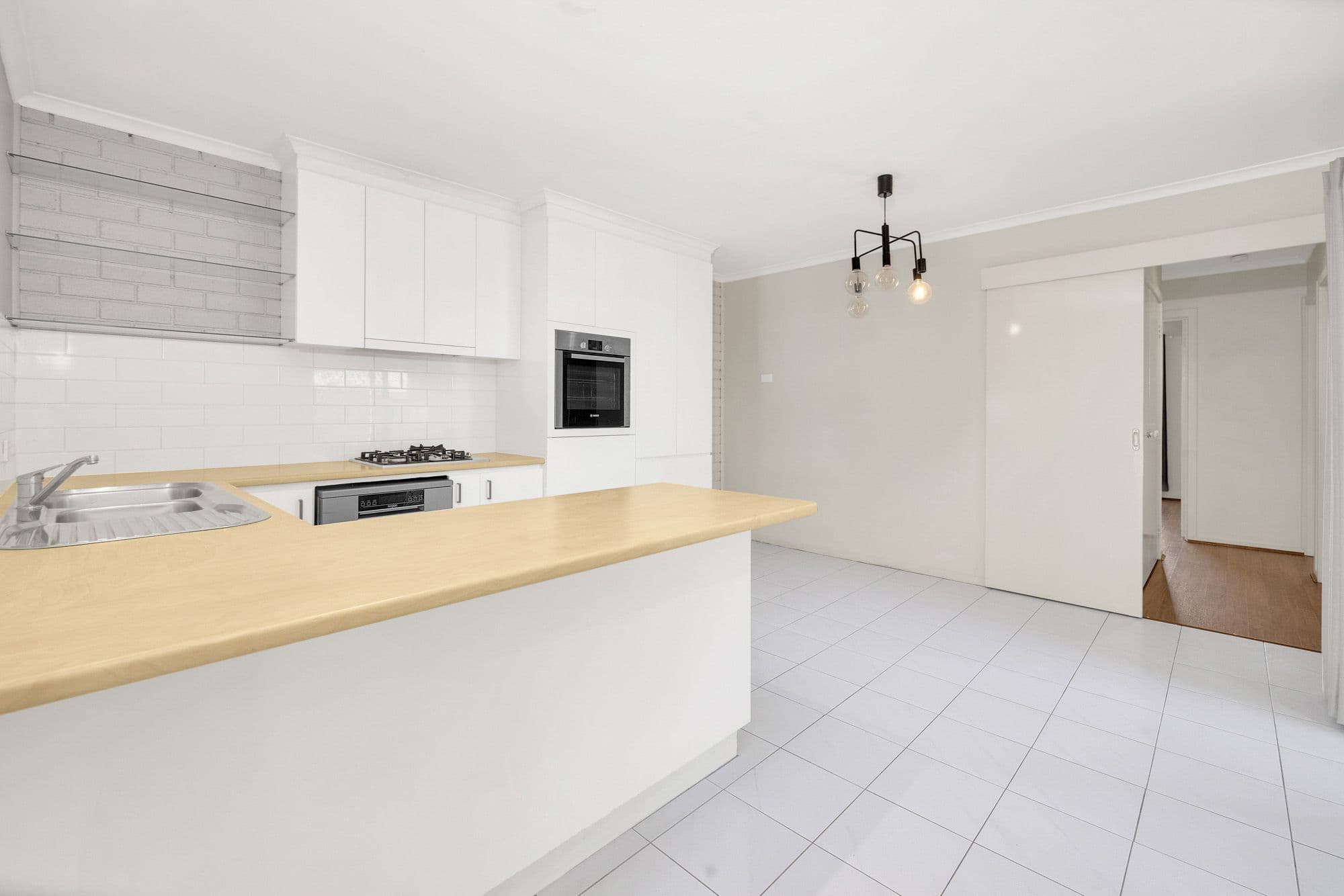 253 Greaves Street North, Werribee VIC 3030, Werribee - Thumbnail 3