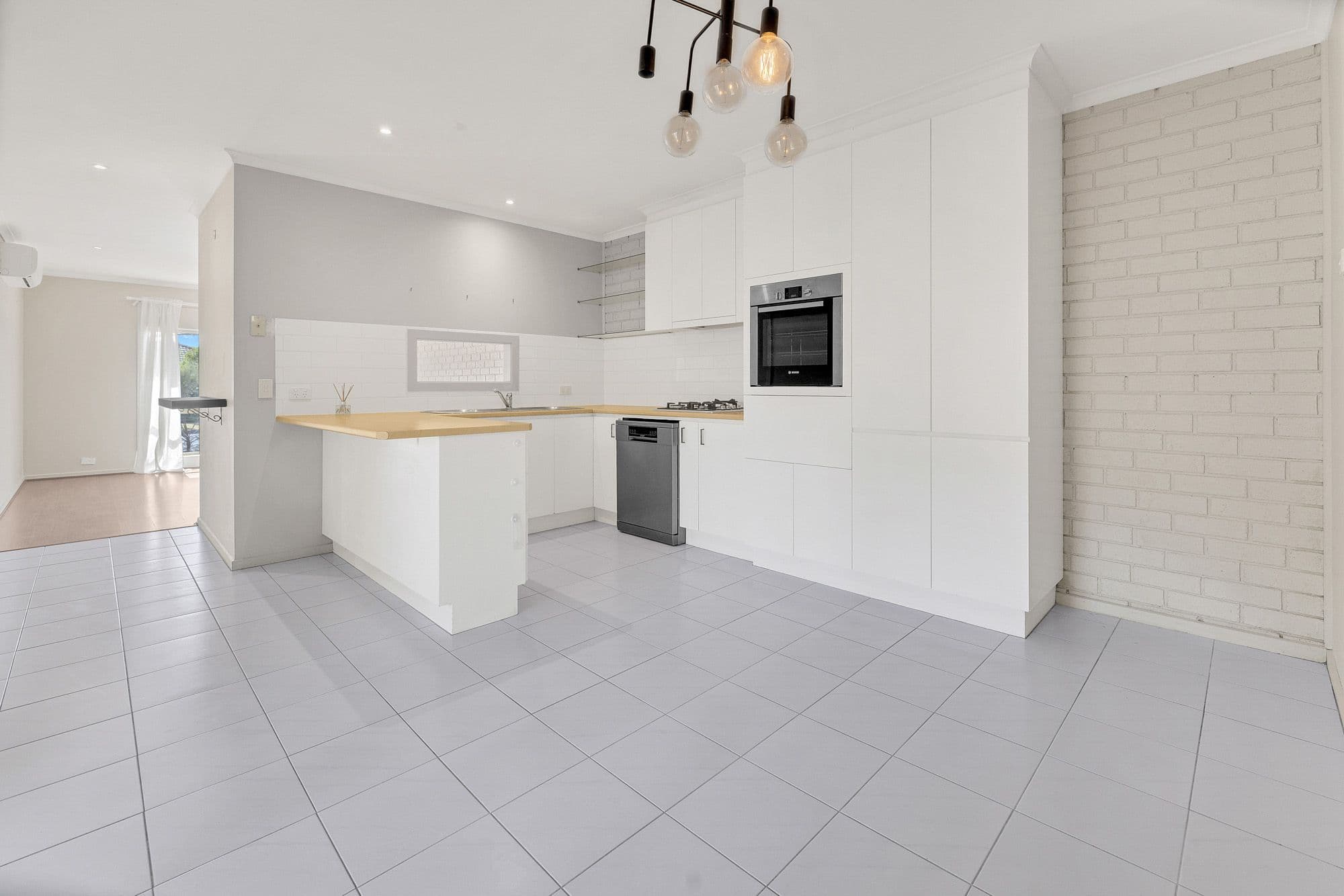 253 Greaves Street North, Werribee VIC 3030, Werribee - Thumbnail 4