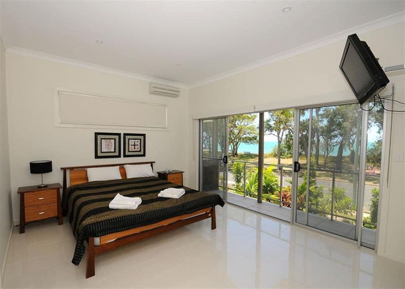 542 Esplanade, URANGAN QLD 4655, Urangan - Thumbnail 6