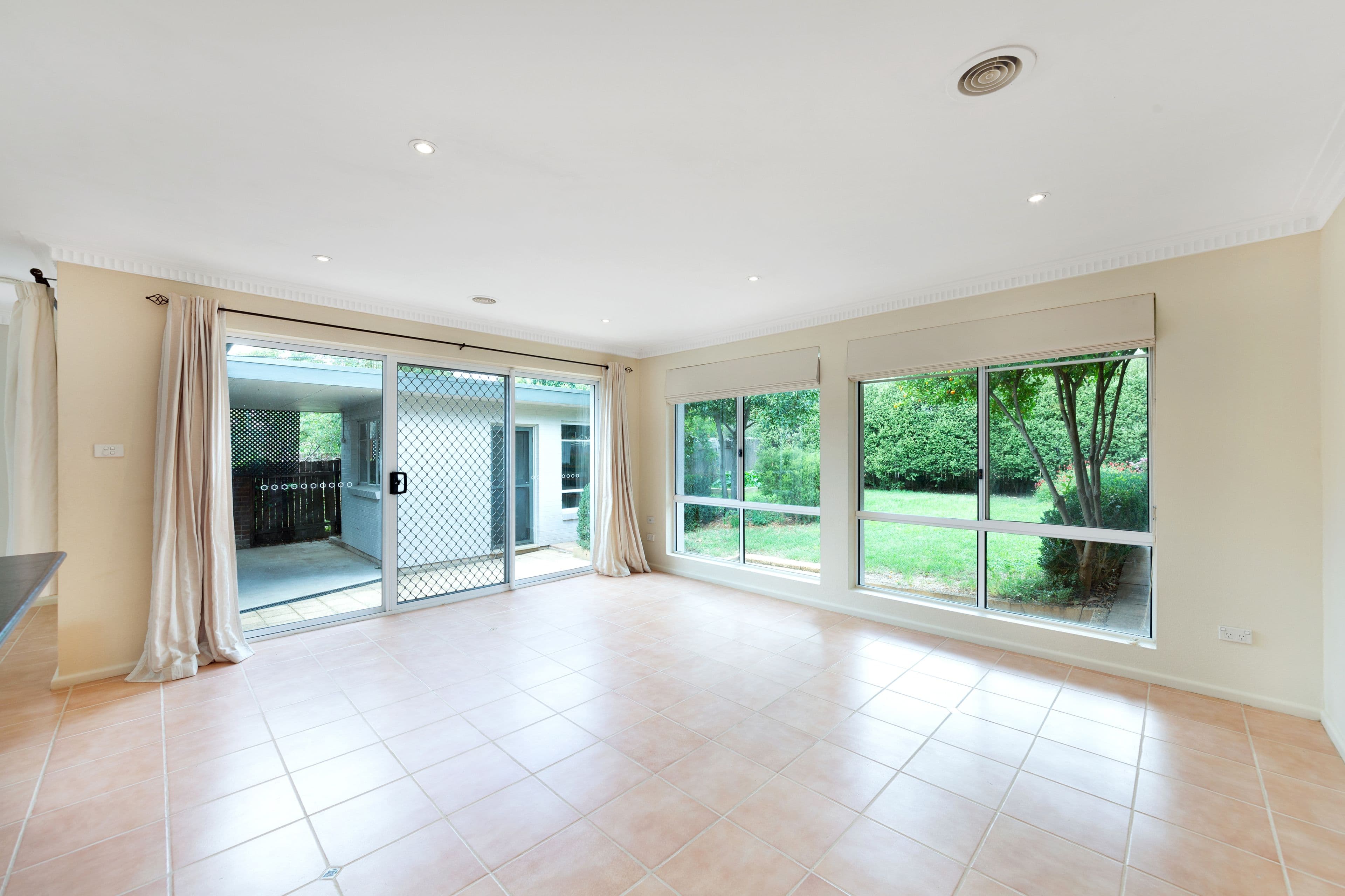 99 Morgan Crescent, Curtin ACT 2605, Curtin - Thumbnail 8