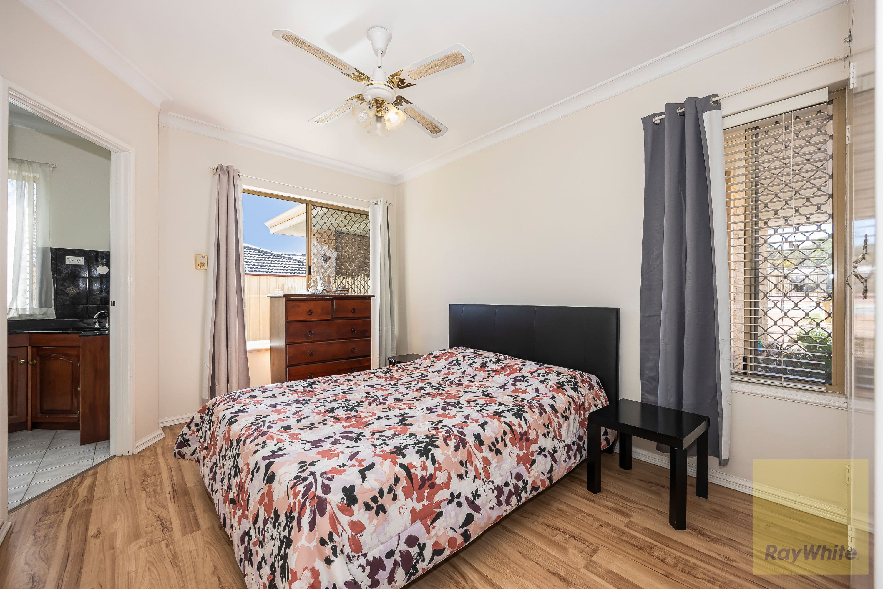 7 Ormond Close, Swan View WA 6056, Swan View - Thumbnail 3