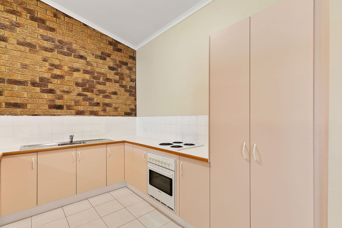 222-224 Torquay Terrace, Torquay QLD 4655, Torquay - Thumbnail 4