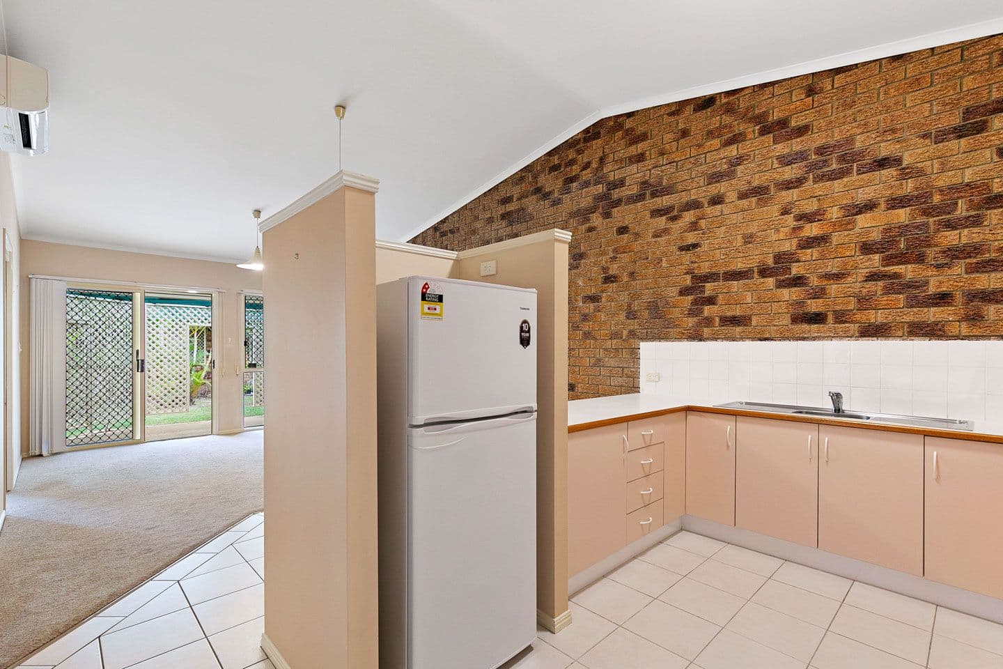 222-224 Torquay Terrace, Torquay QLD 4655, Torquay - Thumbnail 5